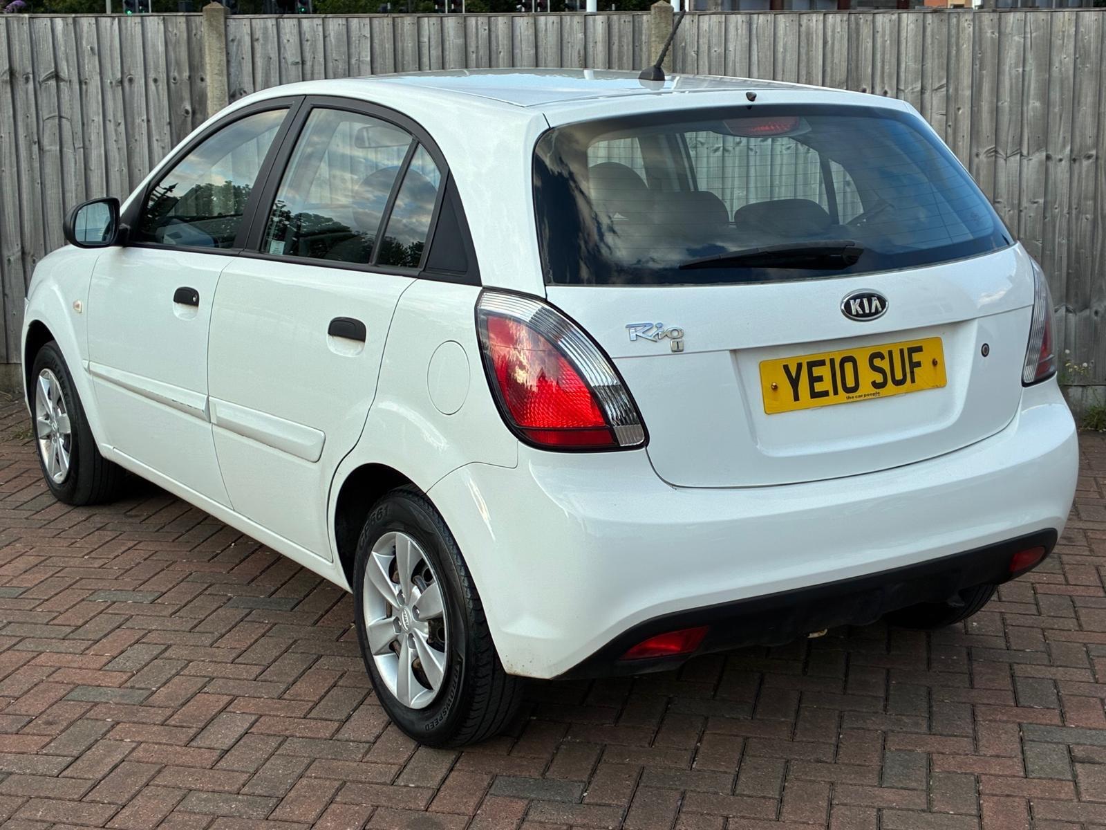Kia Rio view 6