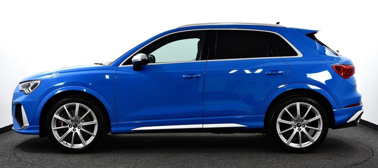 Audi RS Q3 view 4