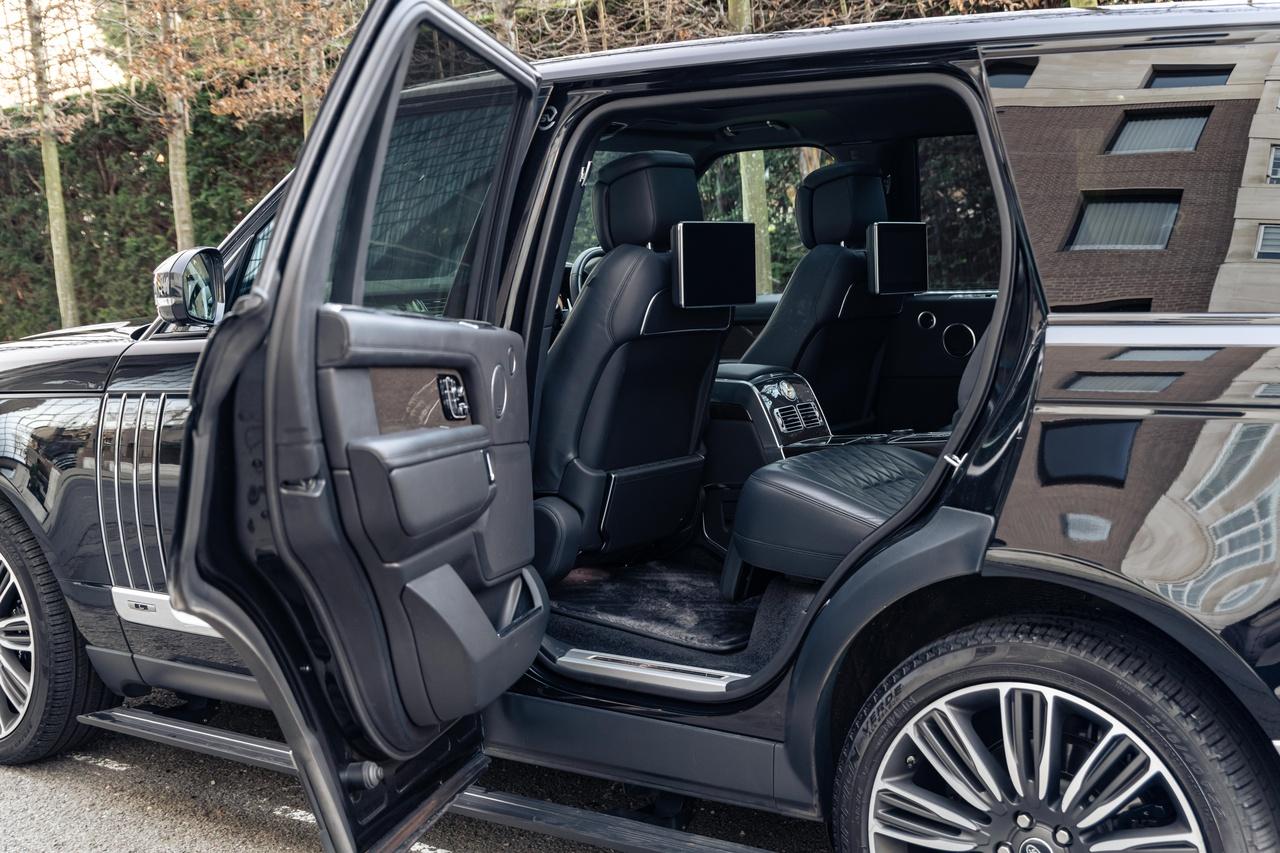 Land Rover Range Rover view 14