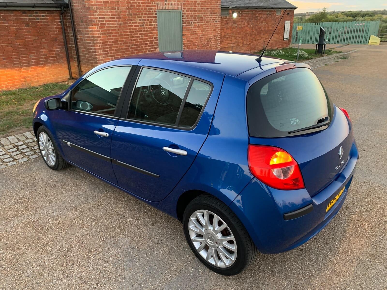 Renault Clio - Image 10