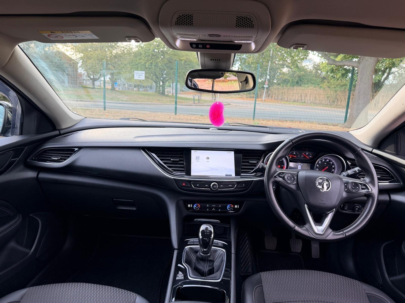 Vauxhall Insignia view 23