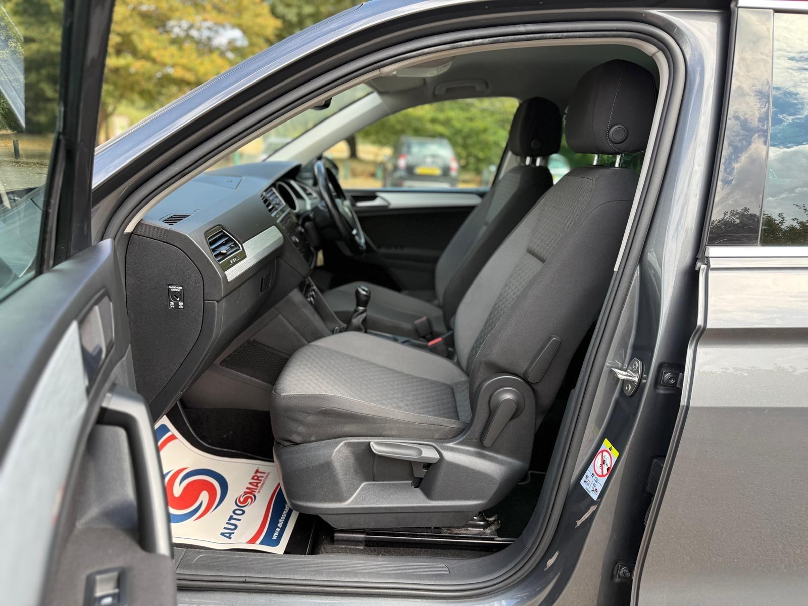 Volkswagen Tiguan view 29