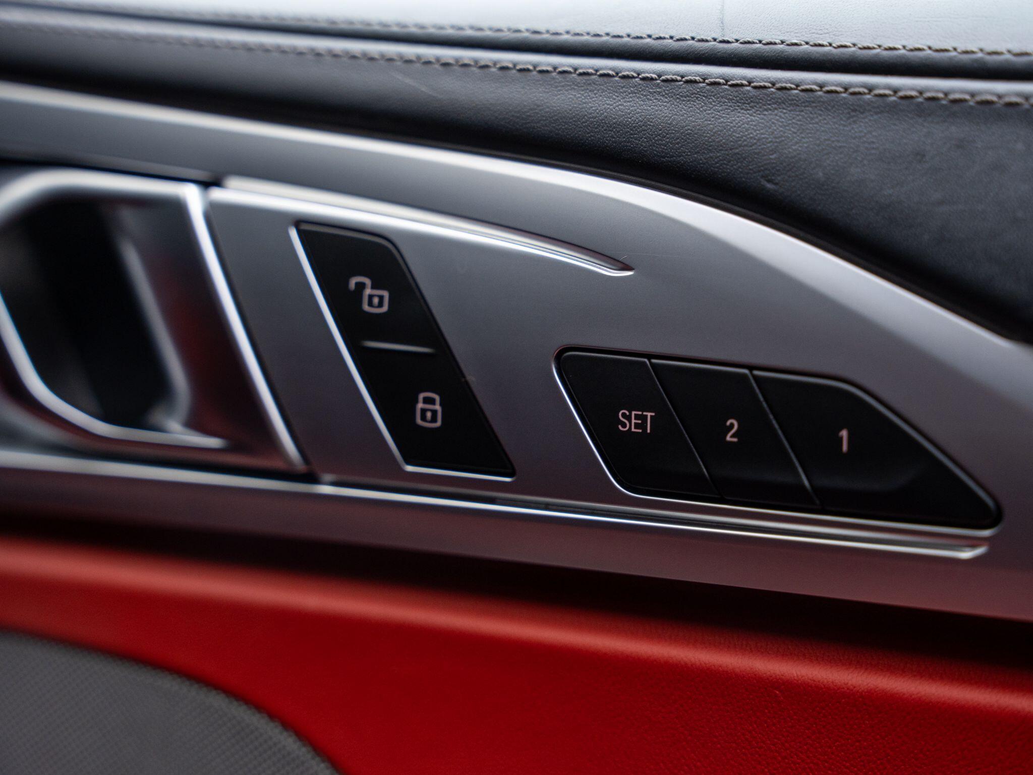 BMW 8 Series view 40