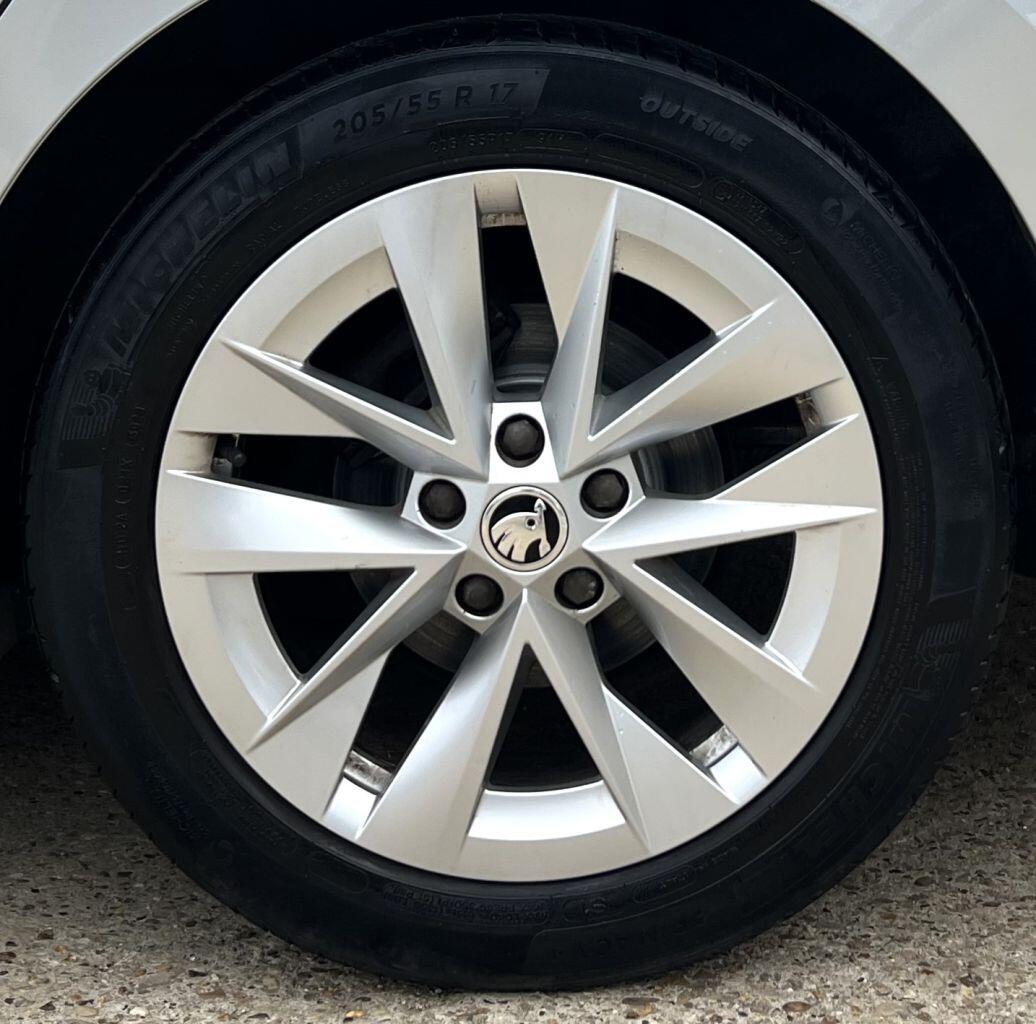 Skoda Octavia view 14