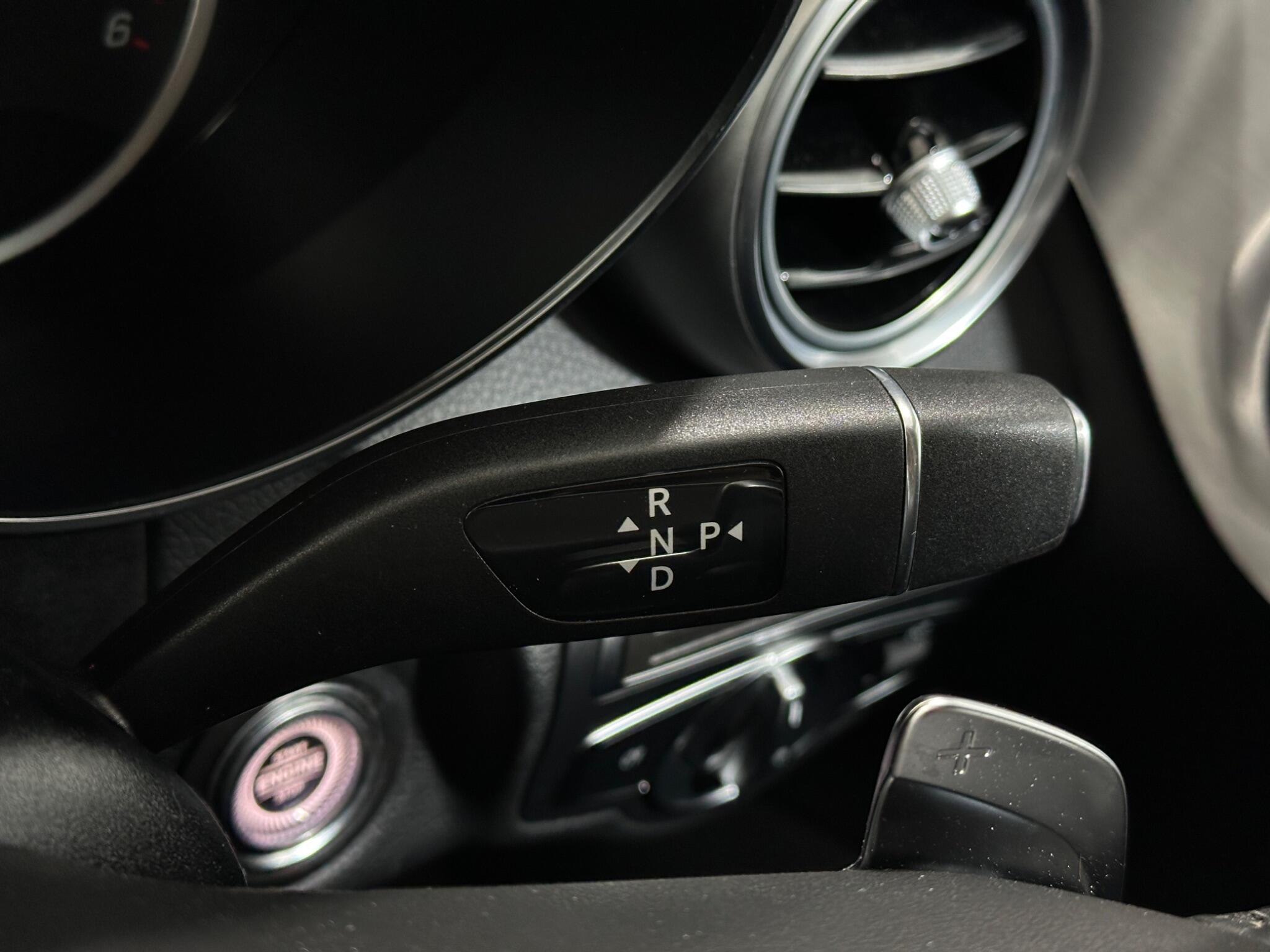 Mercedes-Benz C-Class view 17