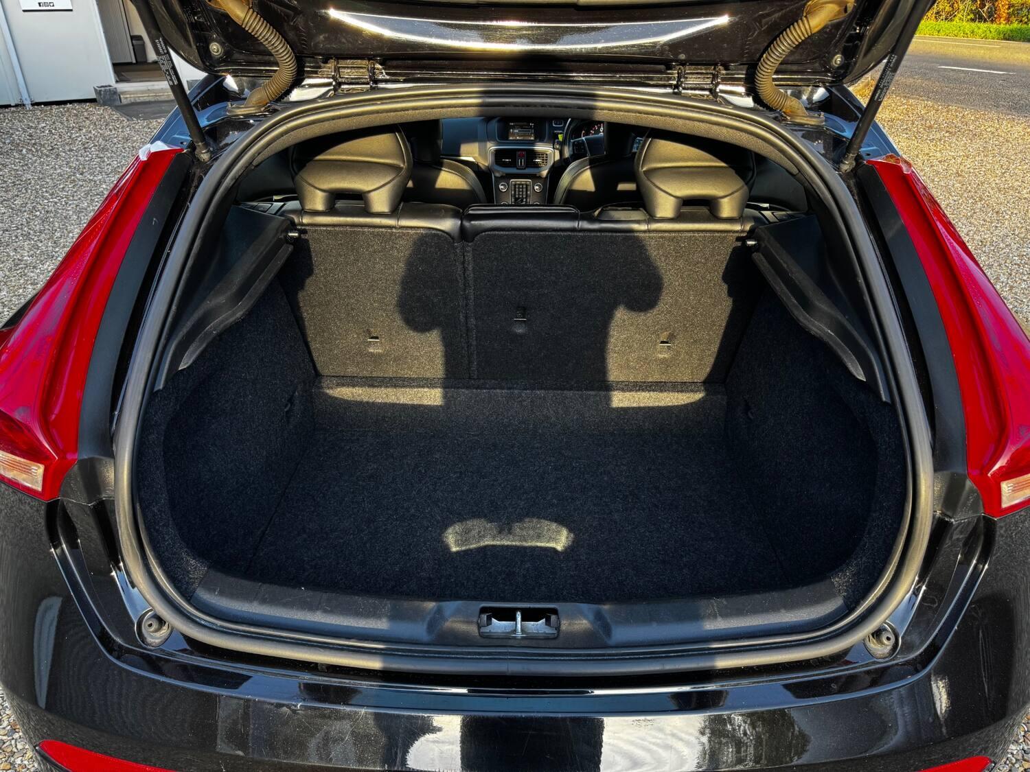 Volvo V40 view 14