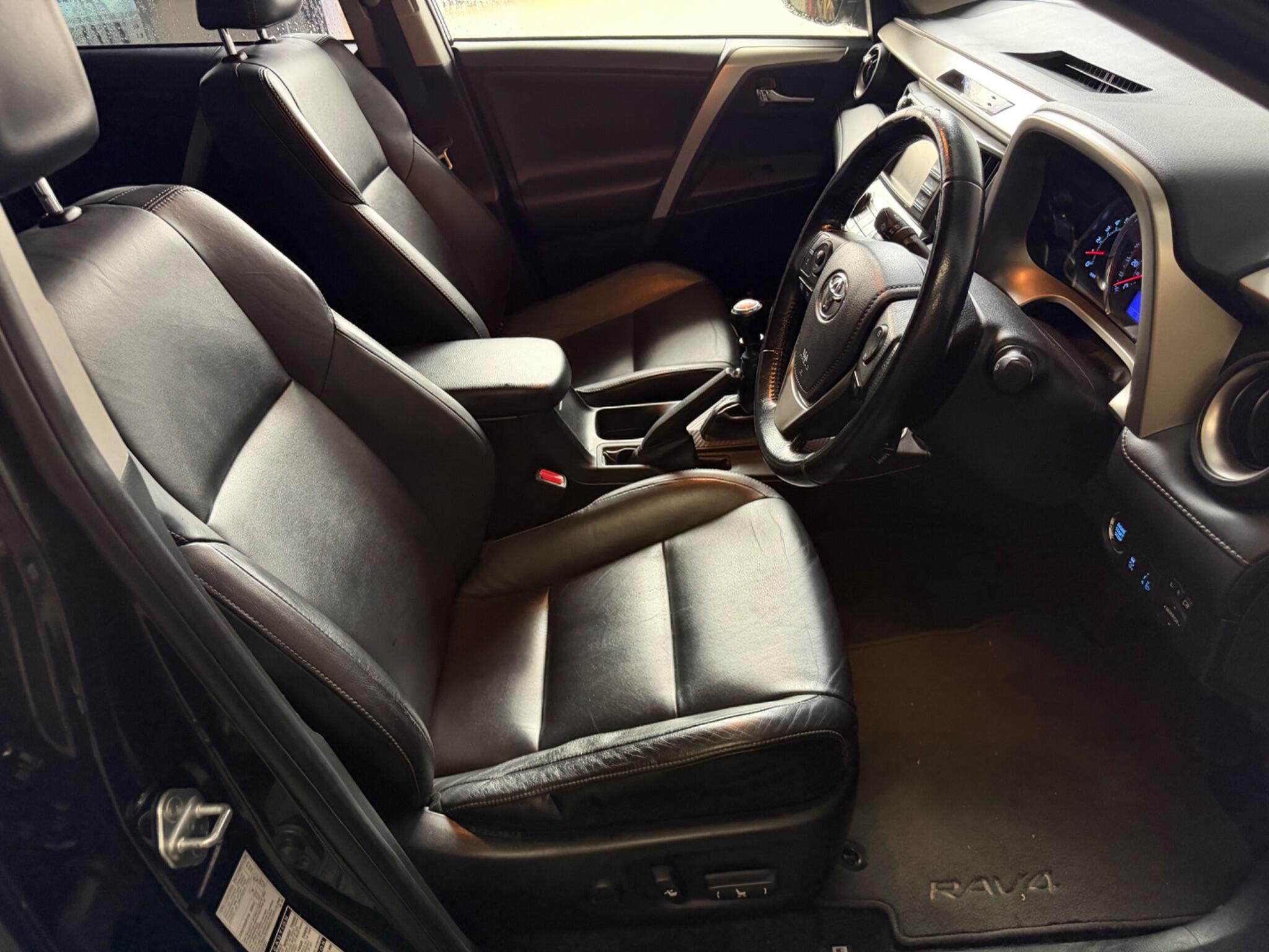 Toyota RAV4 view 19