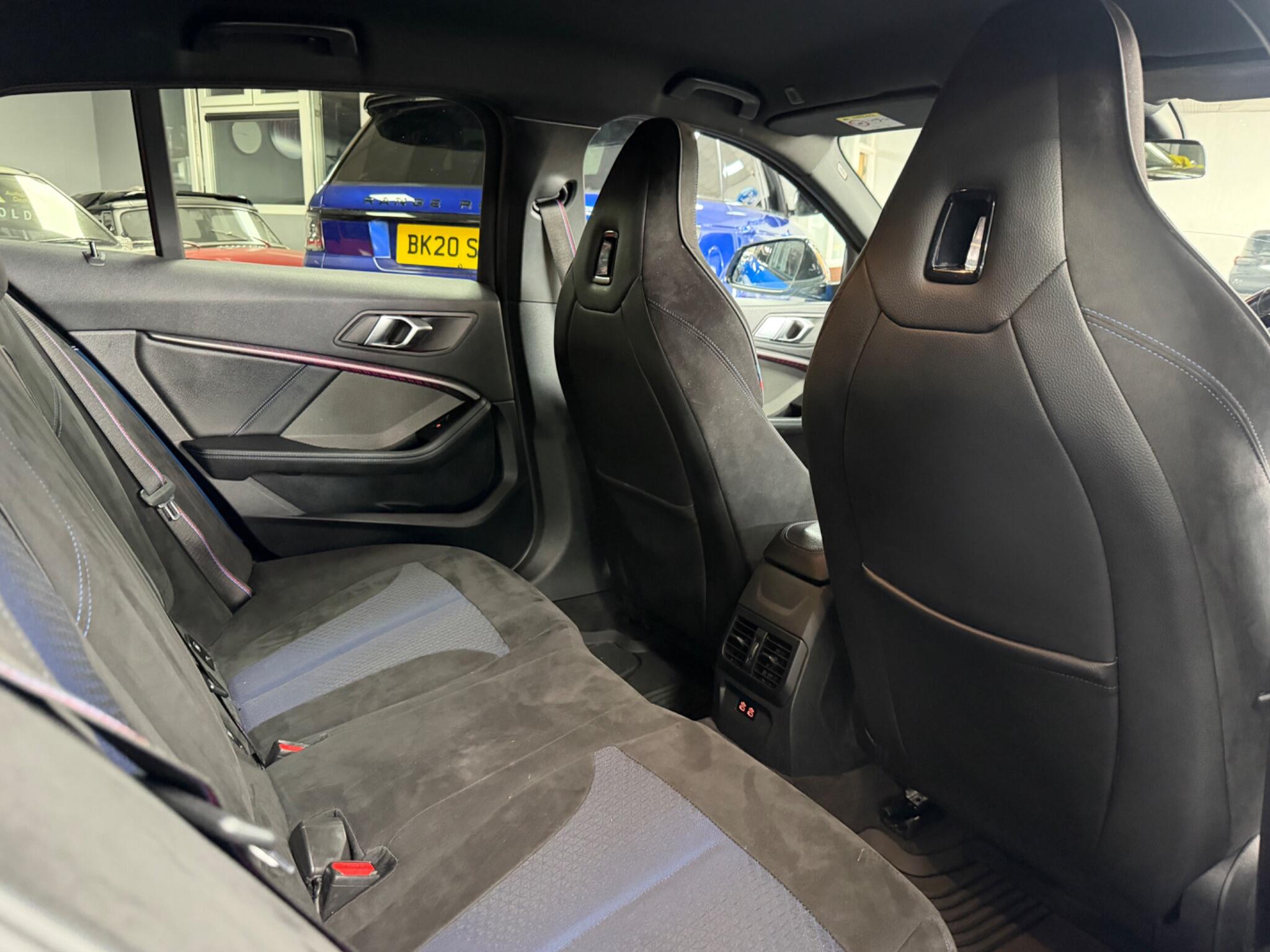 BMW 1 Series view 27