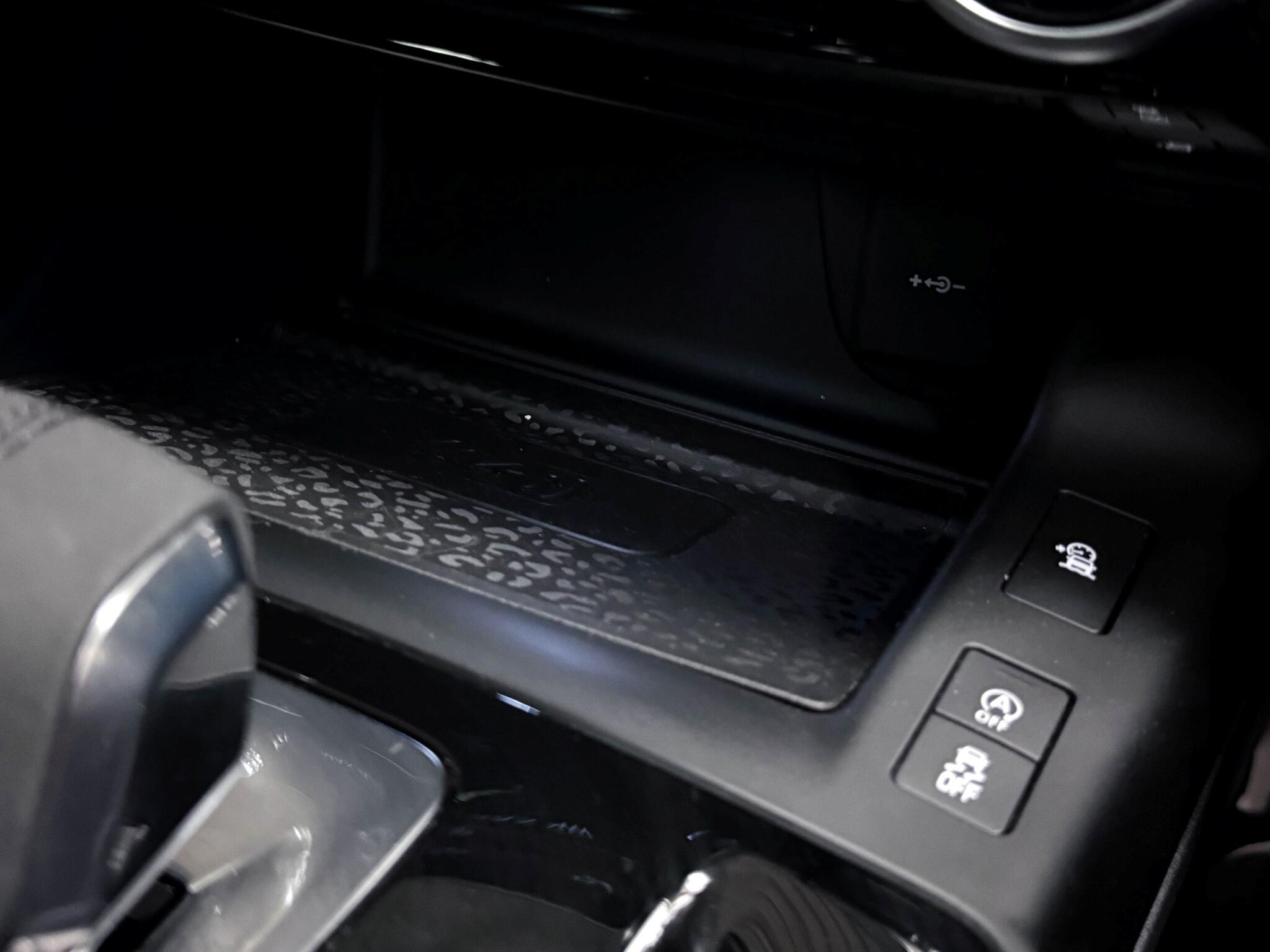 Jaguar E-Pace view 36