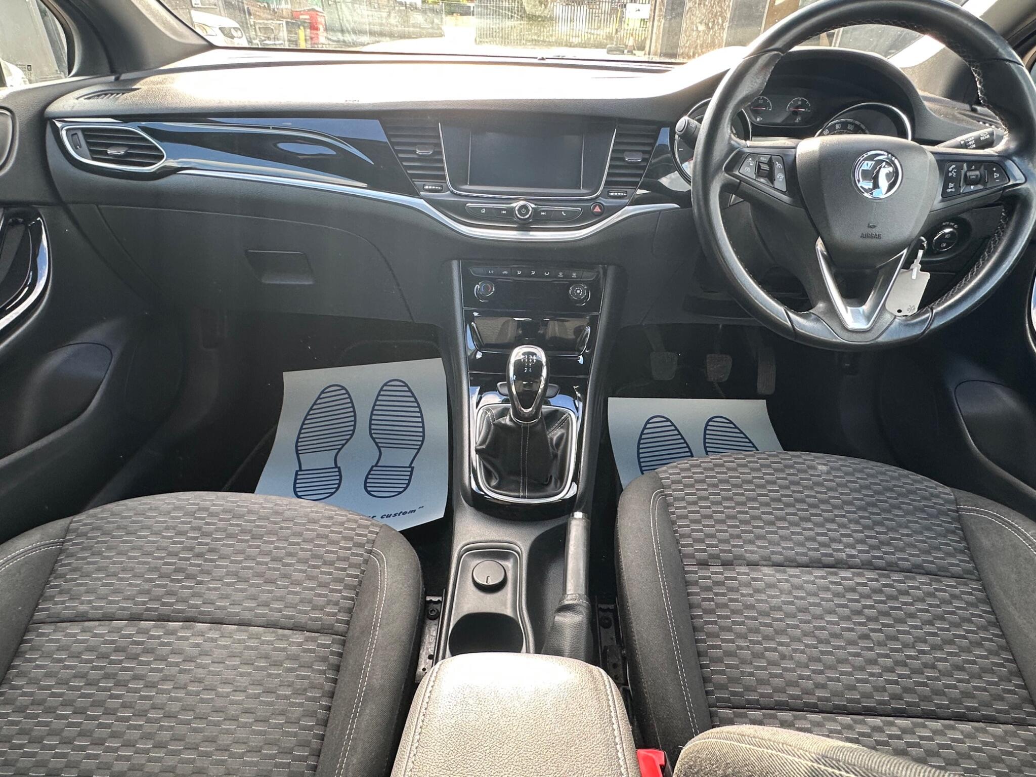 Vauxhall Astra view 9