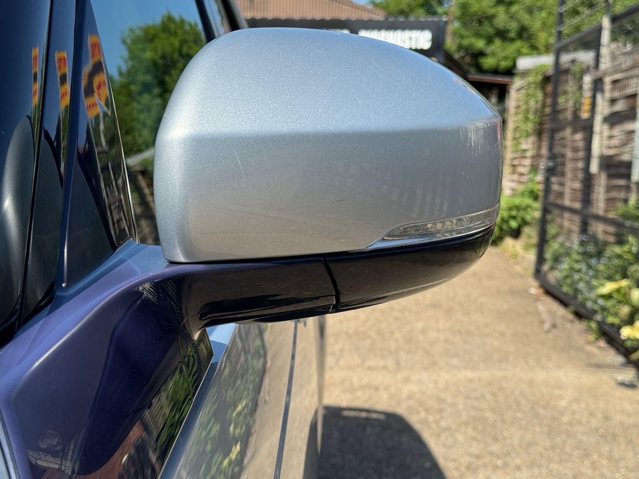 Land Rover Discovery view 50