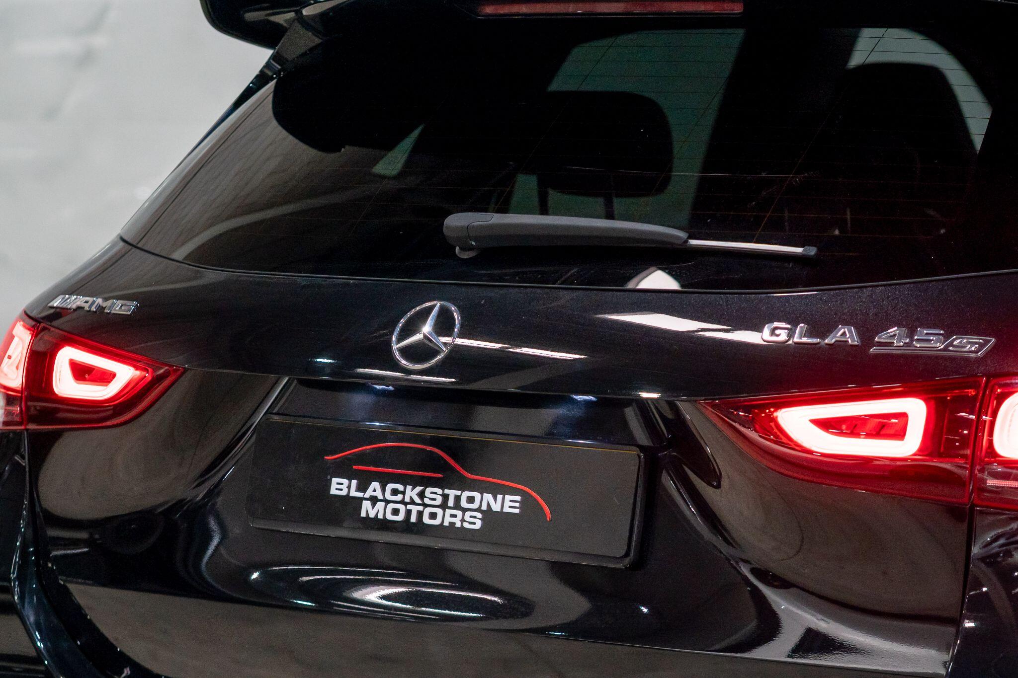 Mercedes-Benz Gla view 45