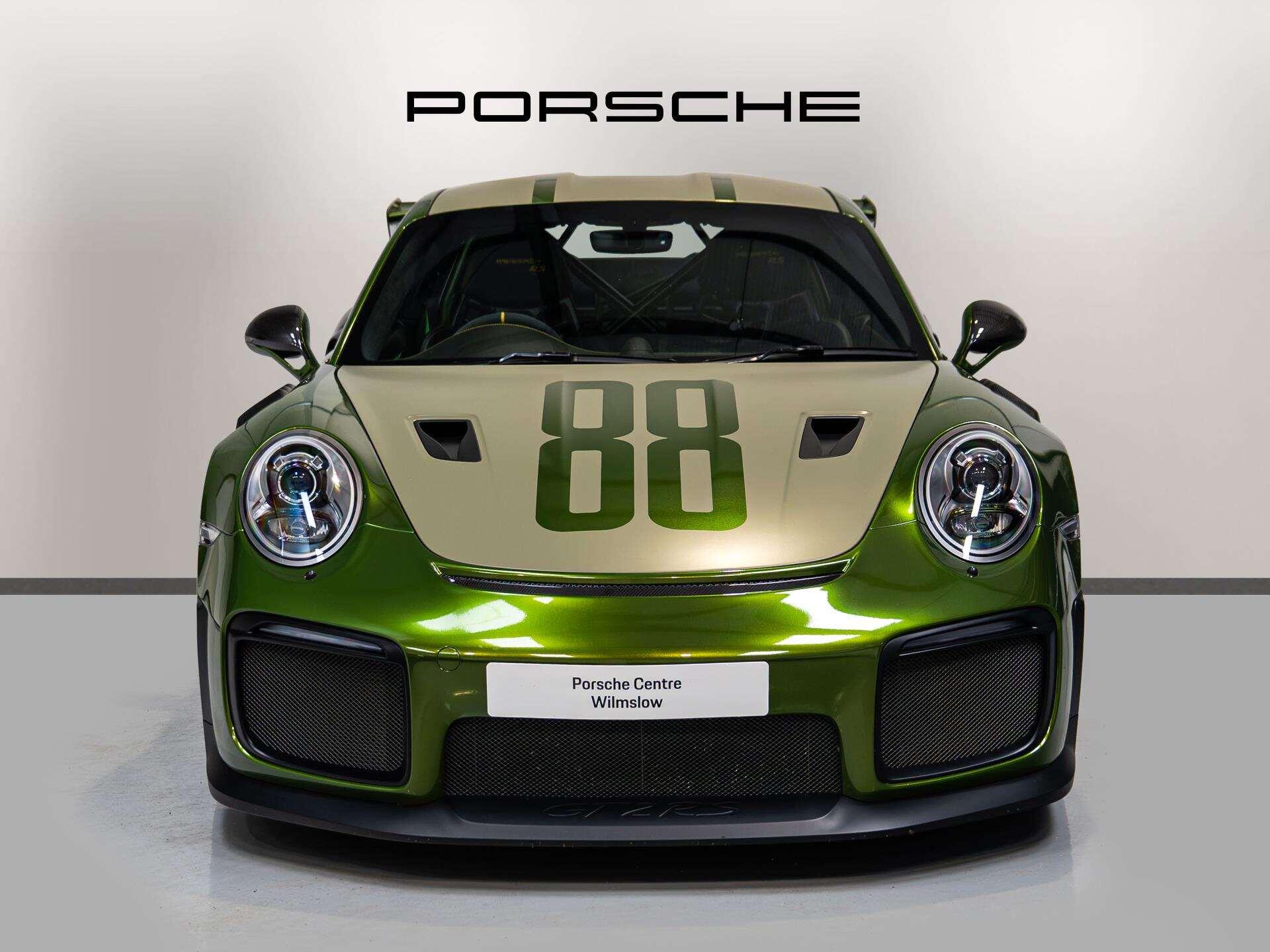 Porsche 911 view 7