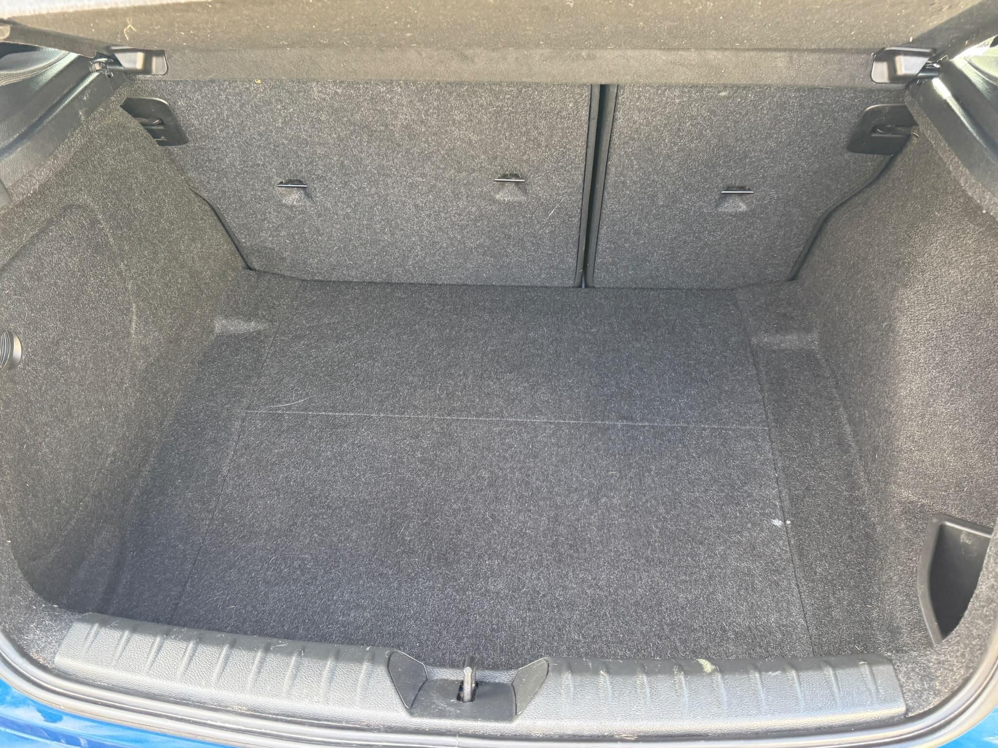 BMW 1 Series view 37