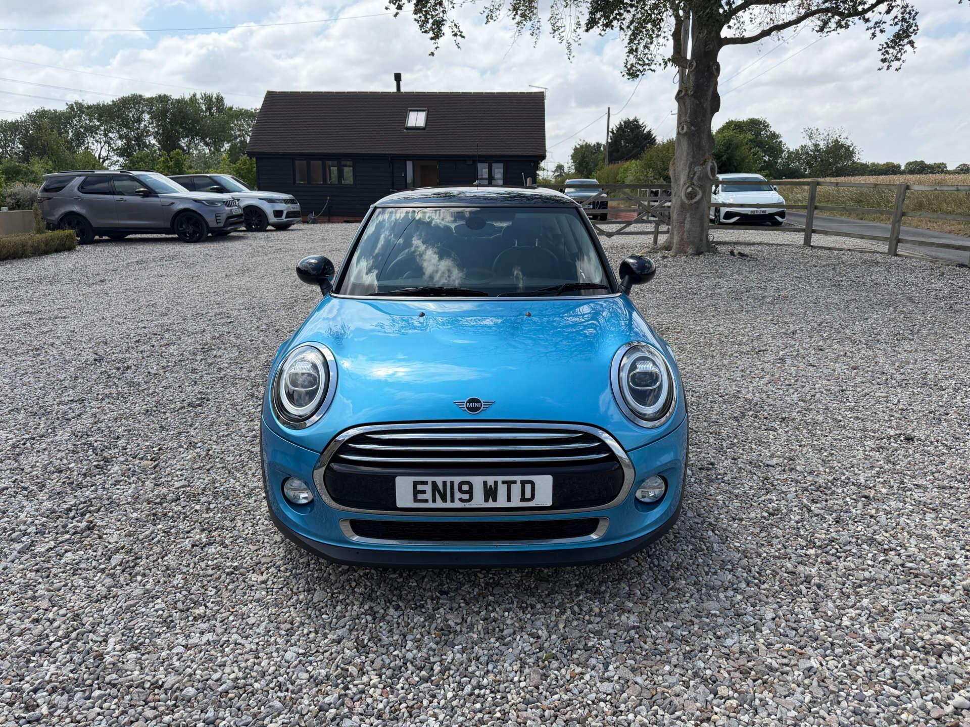 Mini Hatch view 8