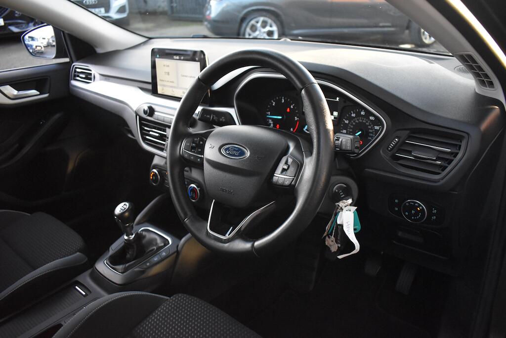 Ford Focus view 26