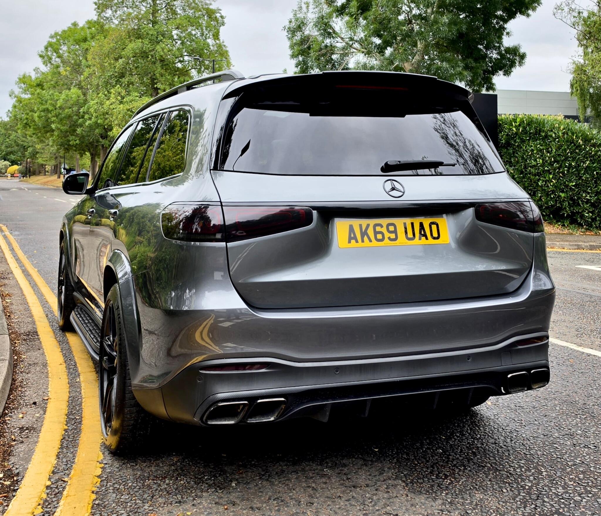 Mercedes-Benz GLS view 12