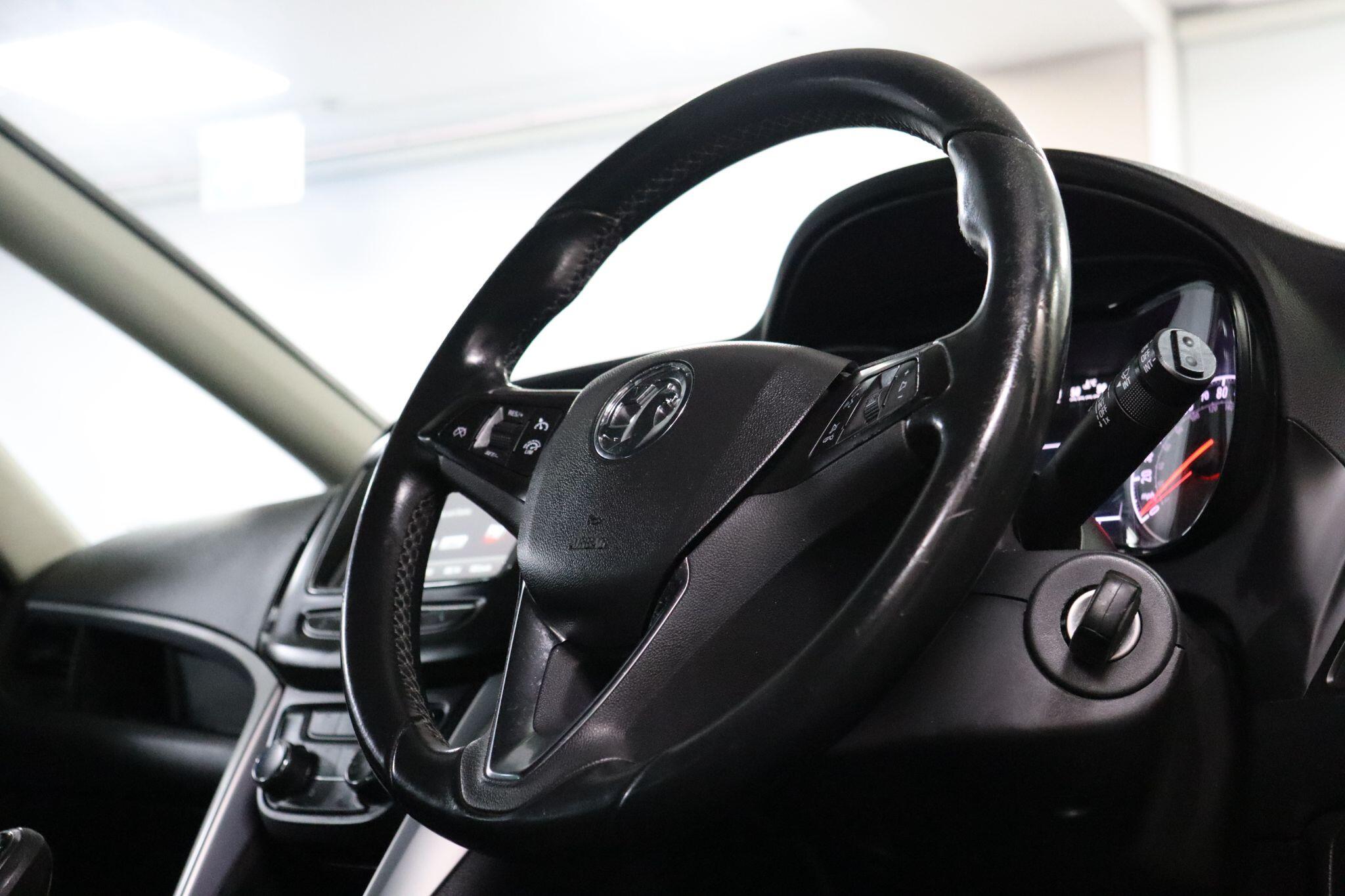 Vauxhall Zafira Tourer view 12