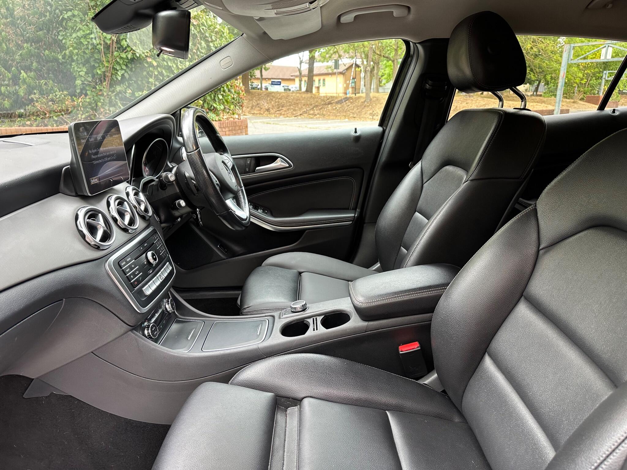 Mercedes-Benz GLA view 15