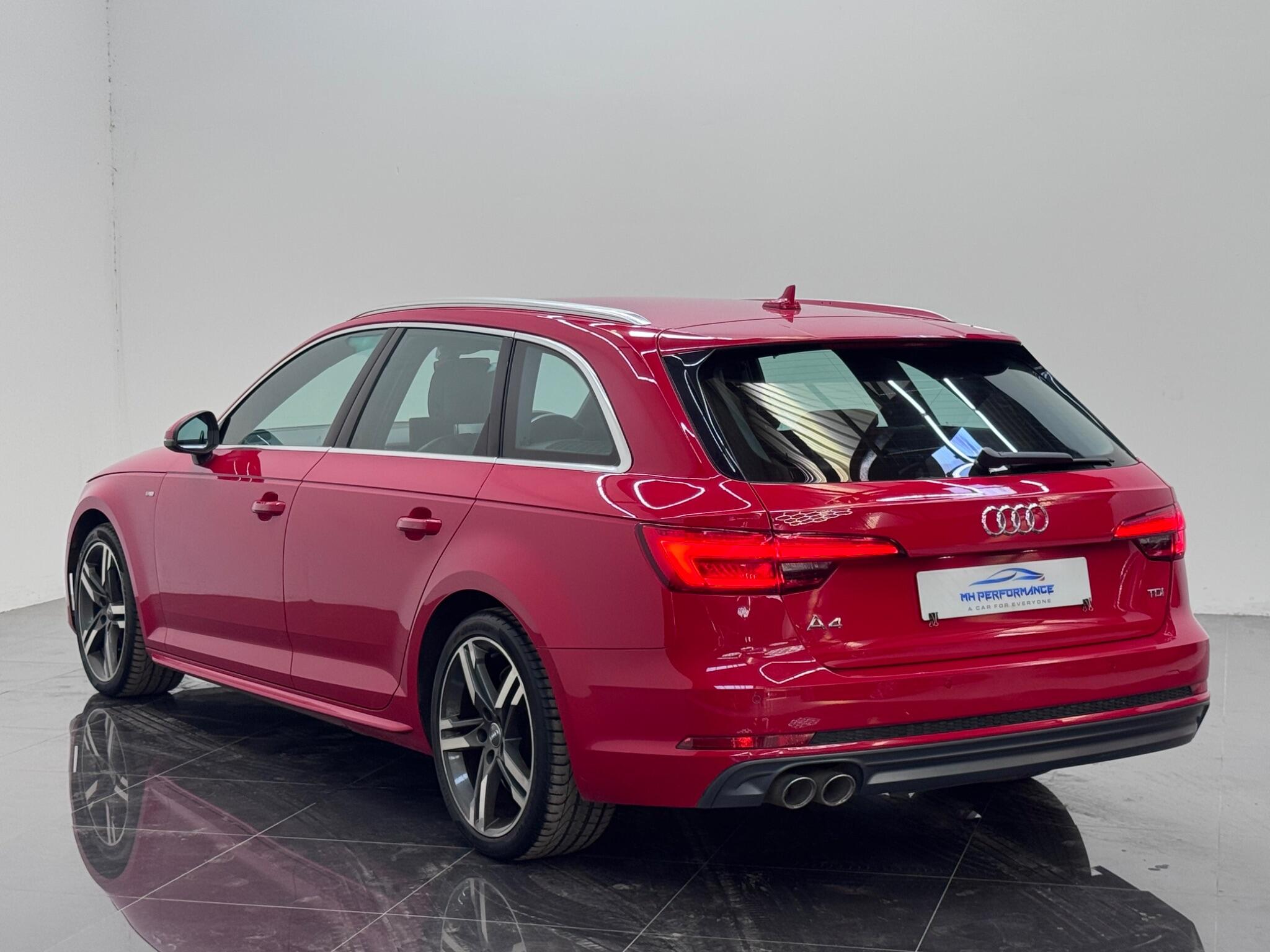 Audi A4 view 4