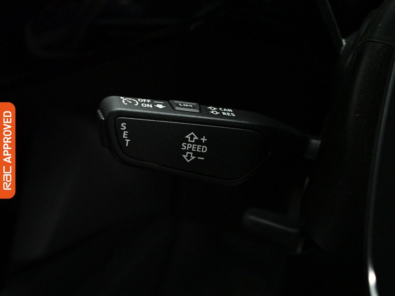 Audi E-Tron view 22