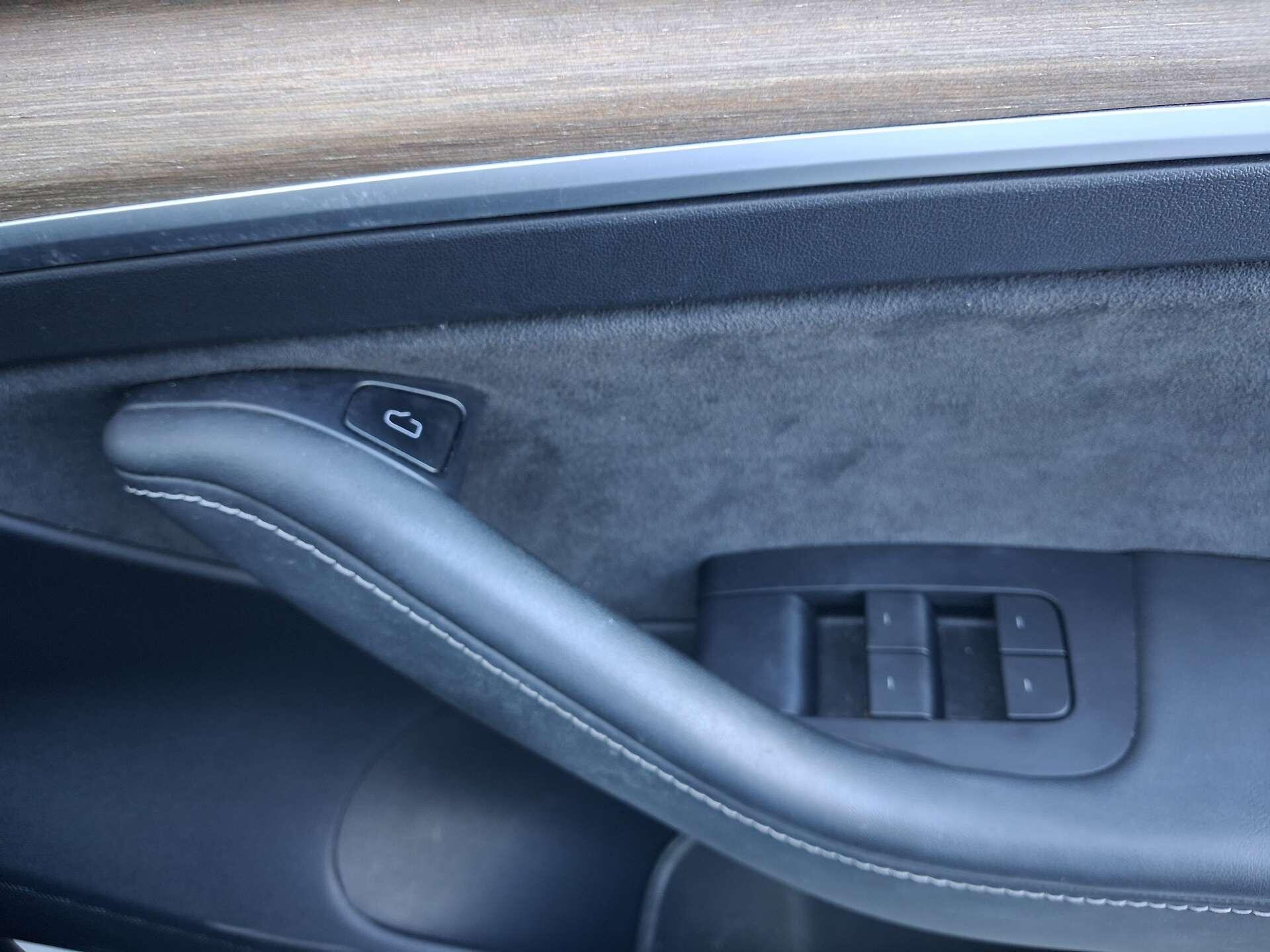 Tesla Model 3 view 27