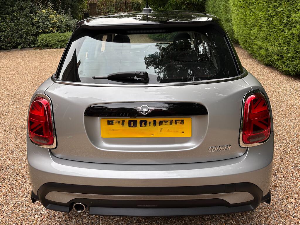 Mini Hatch view 32