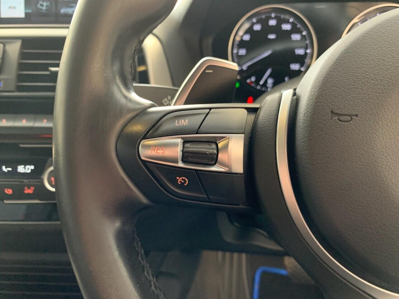 BMW 1 Series view 35