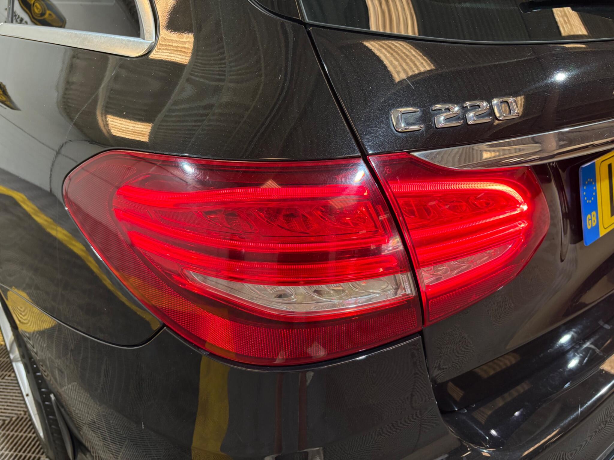 Mercedes-Benz C Class view 39