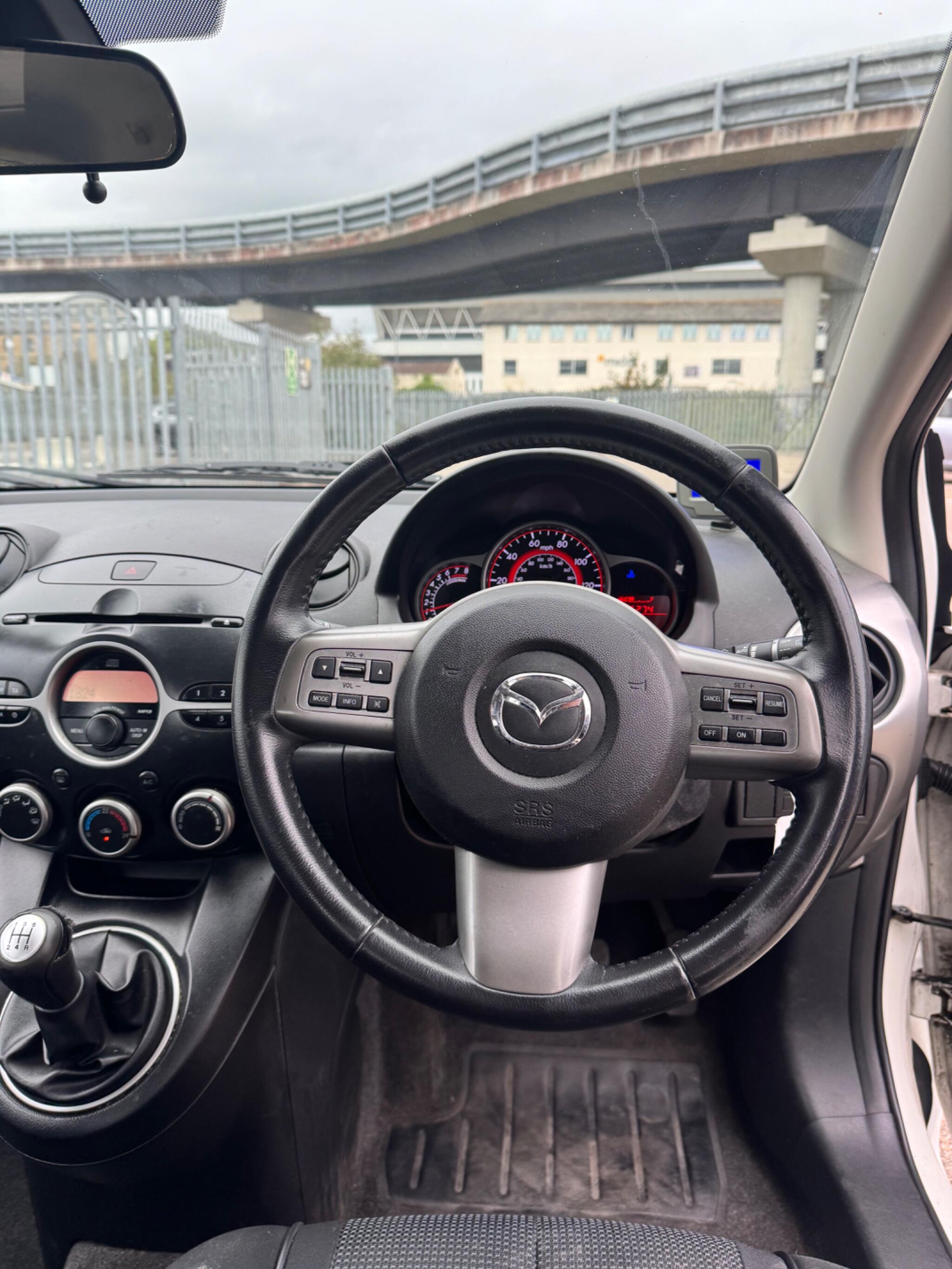 Mazda Mazda2 view 45