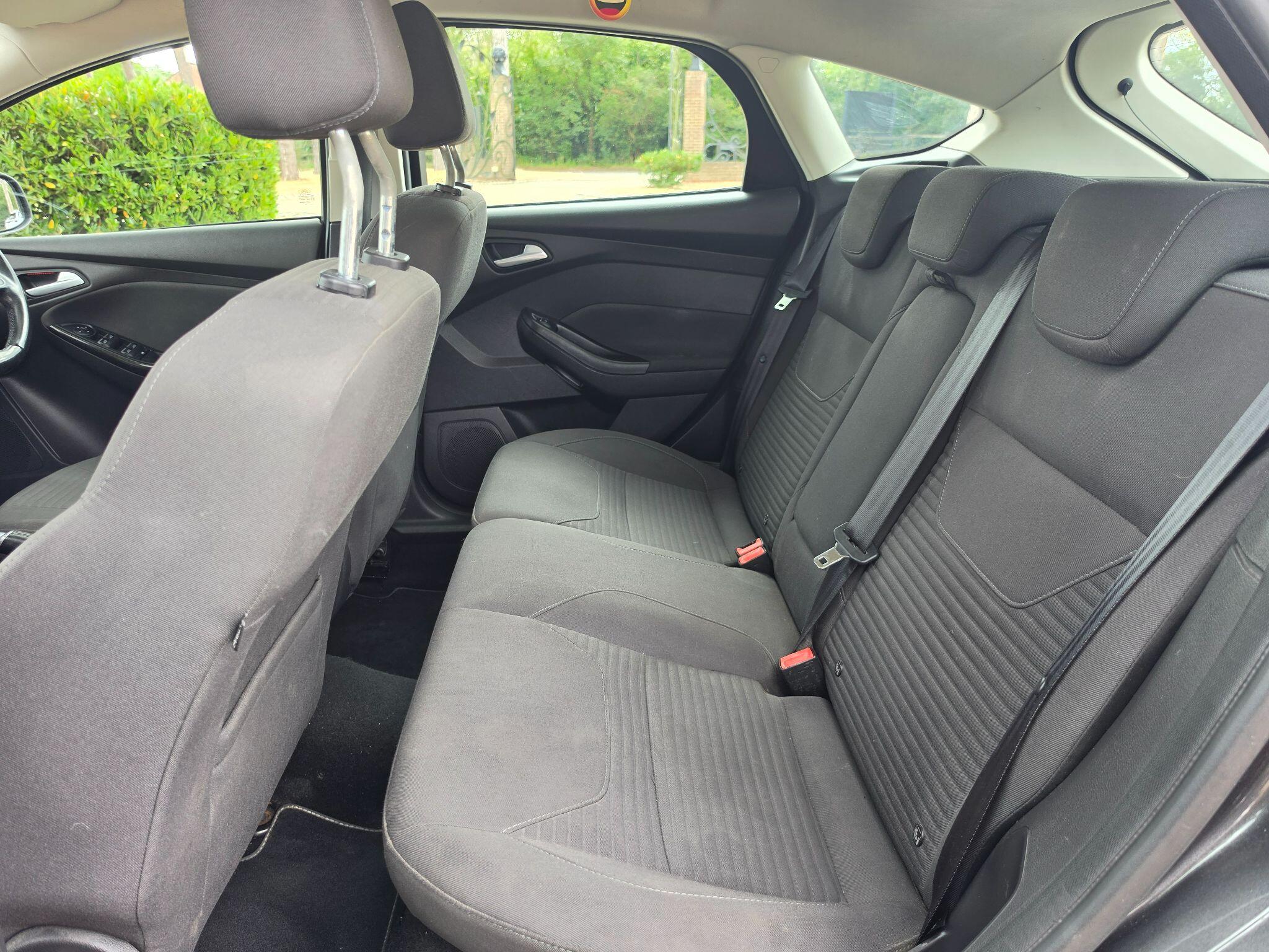 Ford Focus view 40