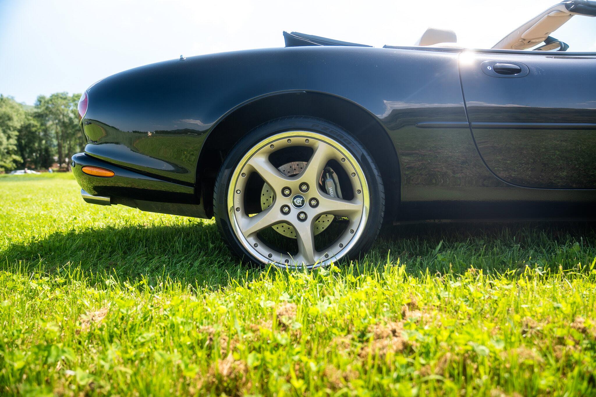 Jaguar XKR view 15