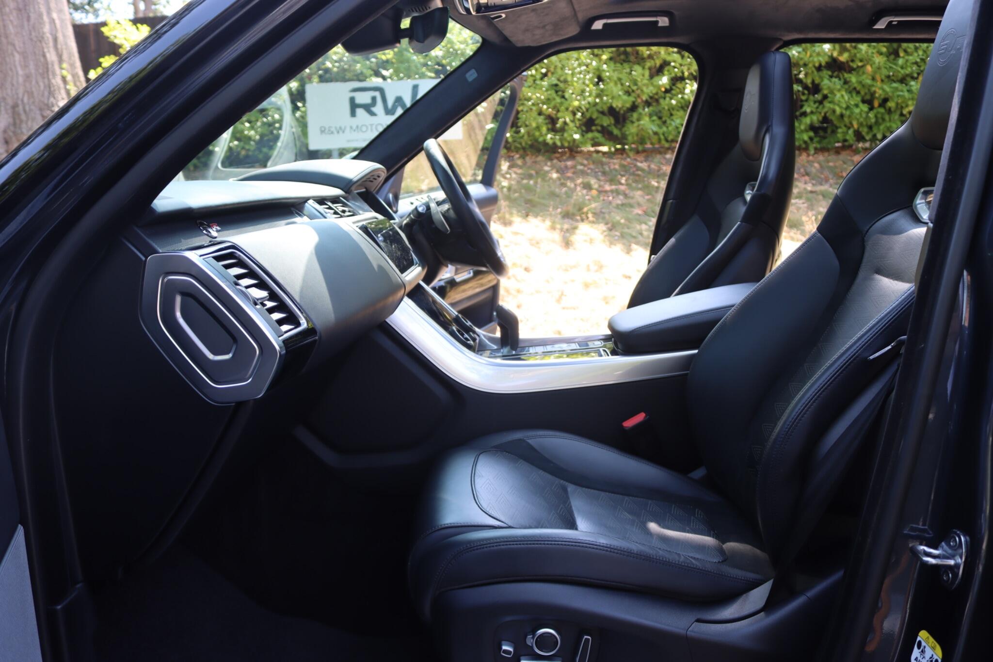 Land Rover Range Rover Sport view 3