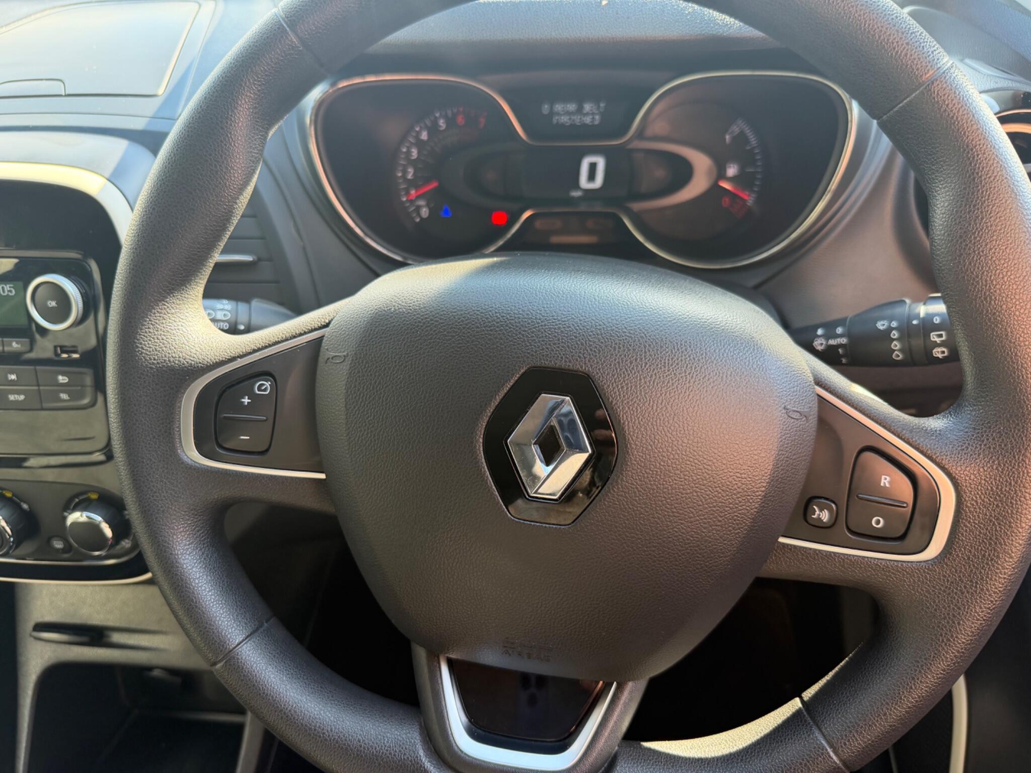 Renault Captur view 3