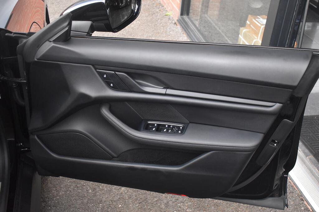 Porsche Taycan view 29