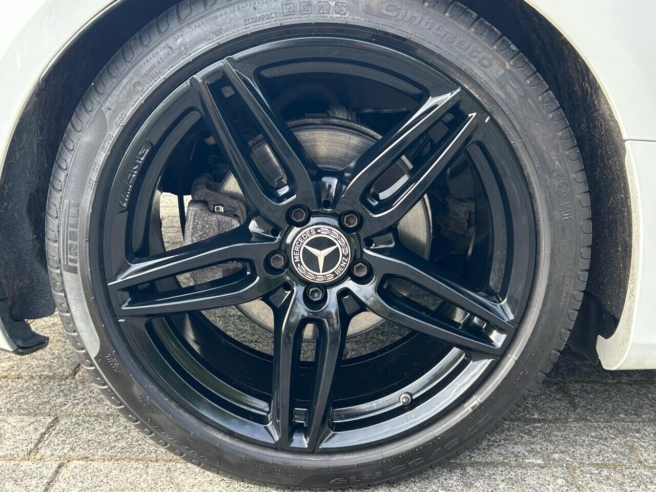 Mercedes-Benz E-Class view 4