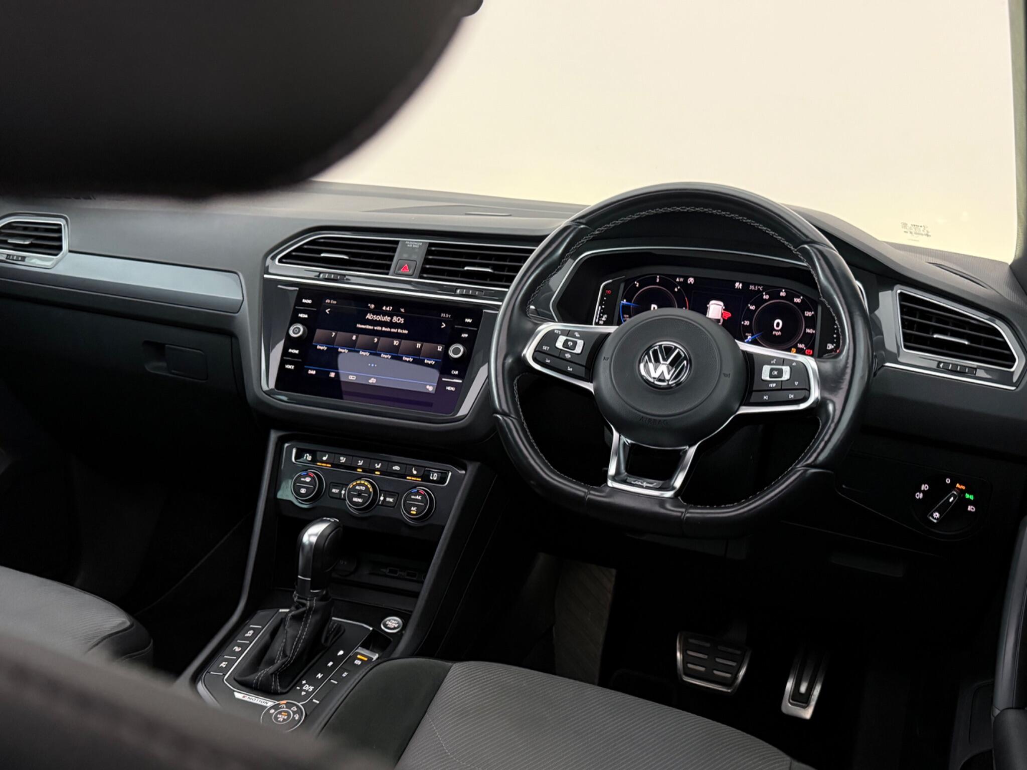 Volkswagen Tiguan view 13