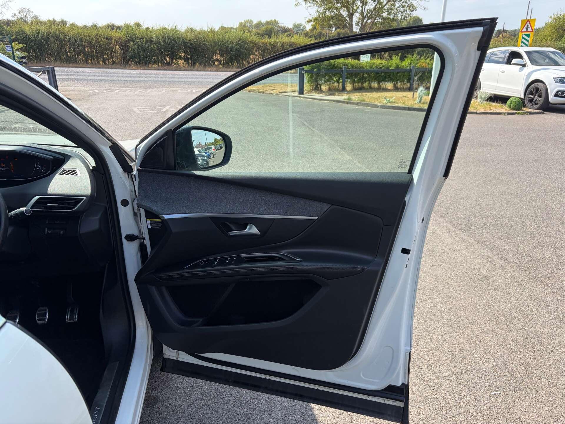Peugeot 5008 view 37