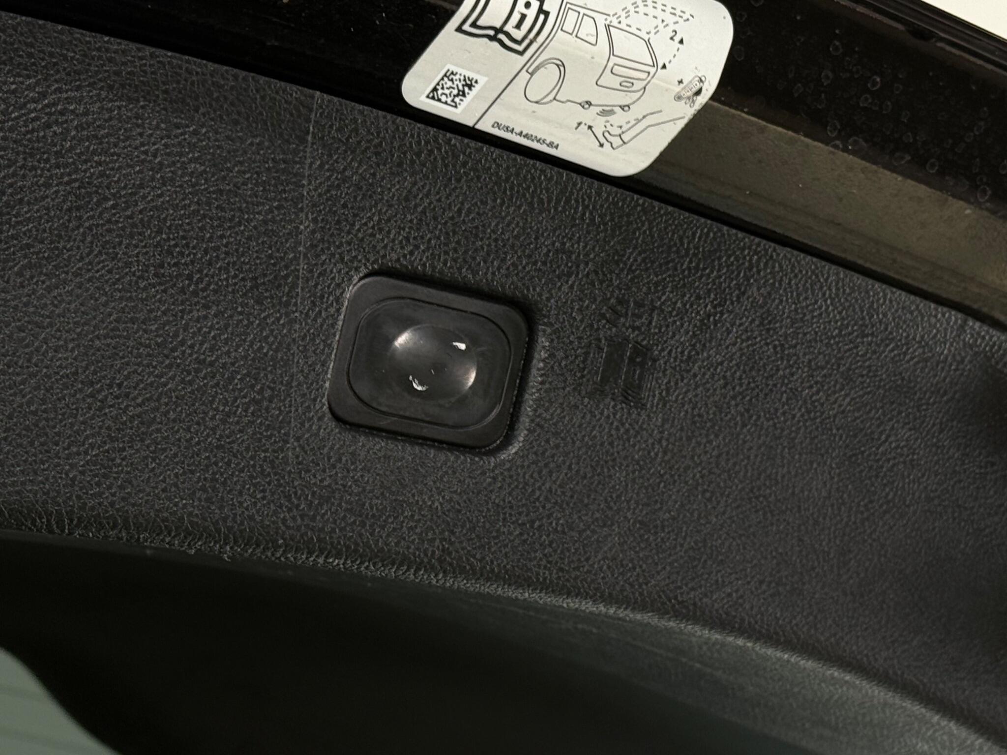 Ford Edge view 11