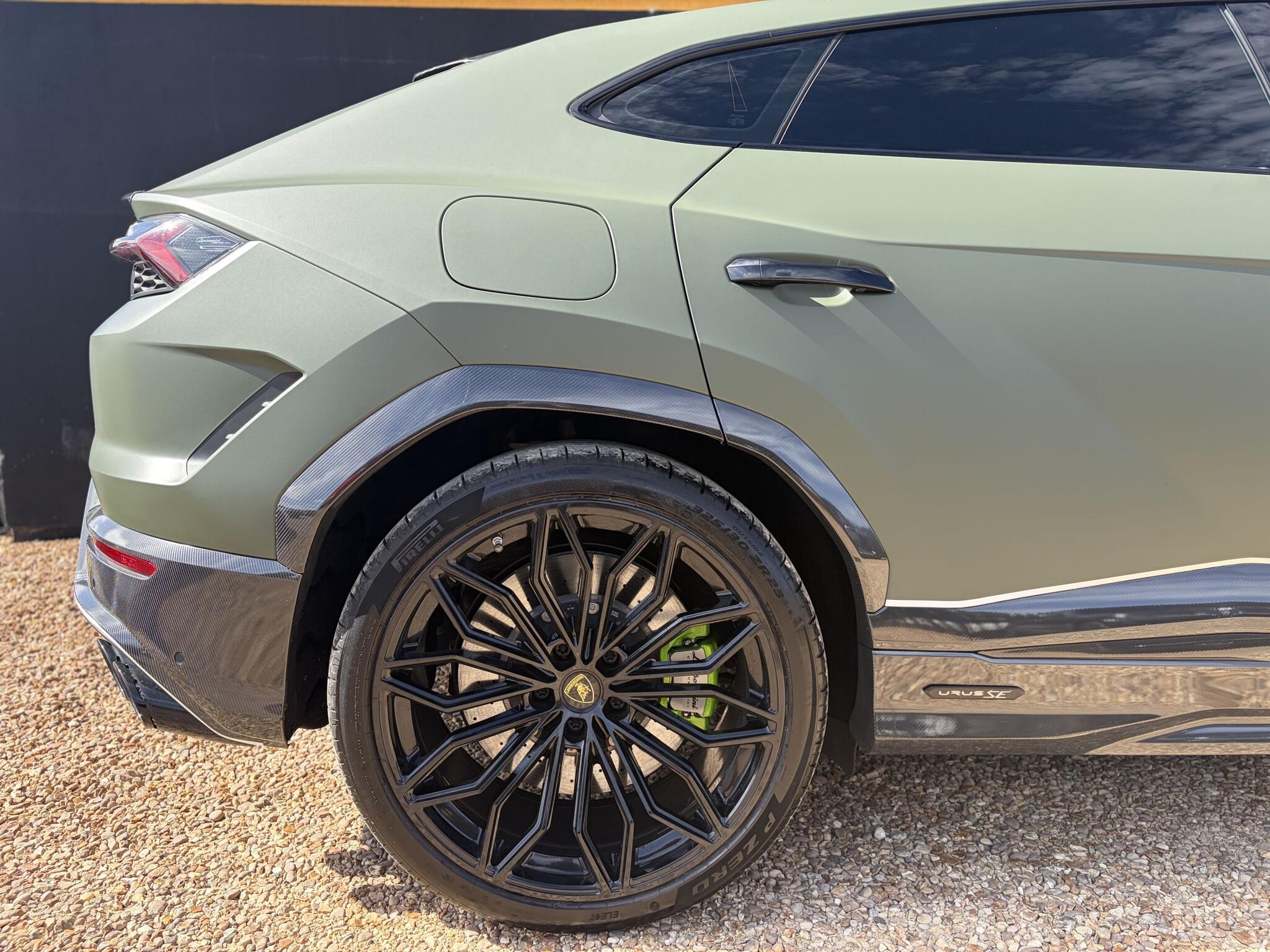 Lamborghini Urus view 17