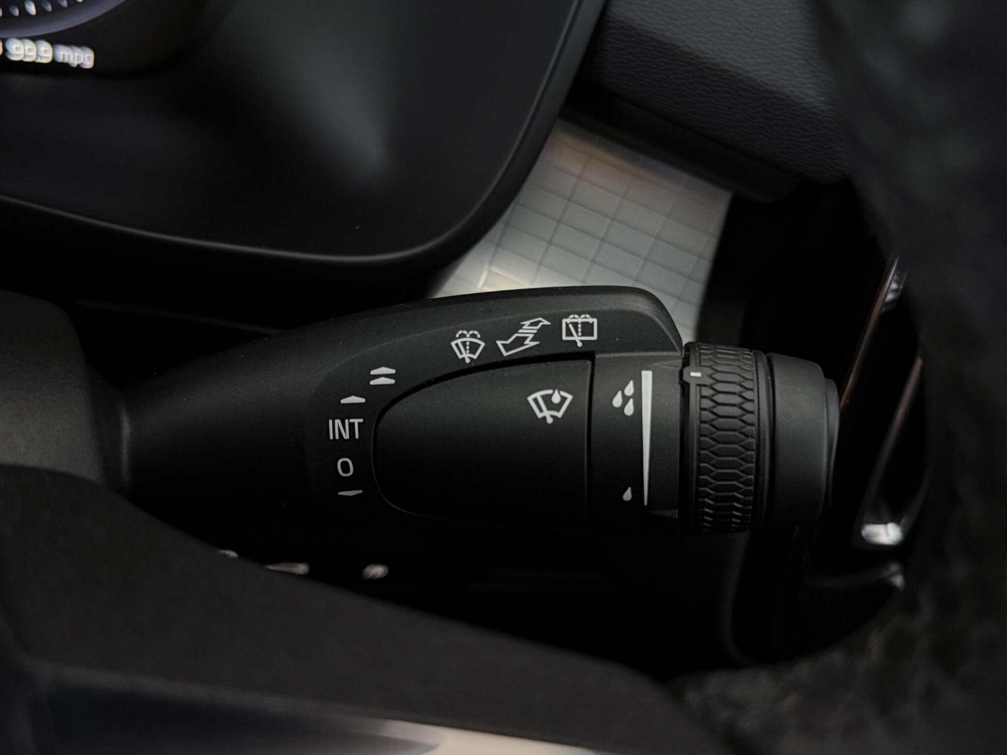 Volvo XC40 view 17