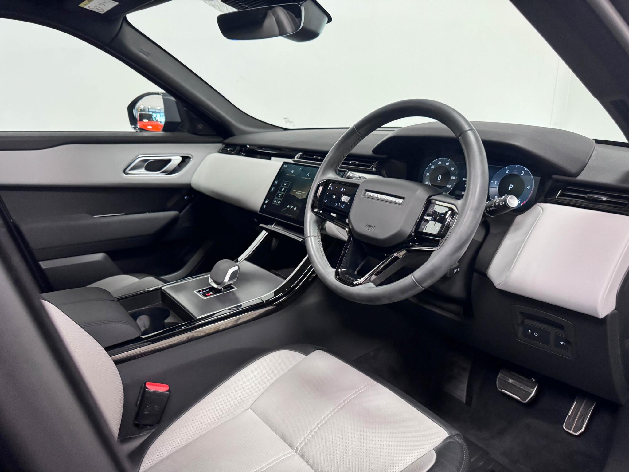 Land Rover Range Rover Velar view 30
