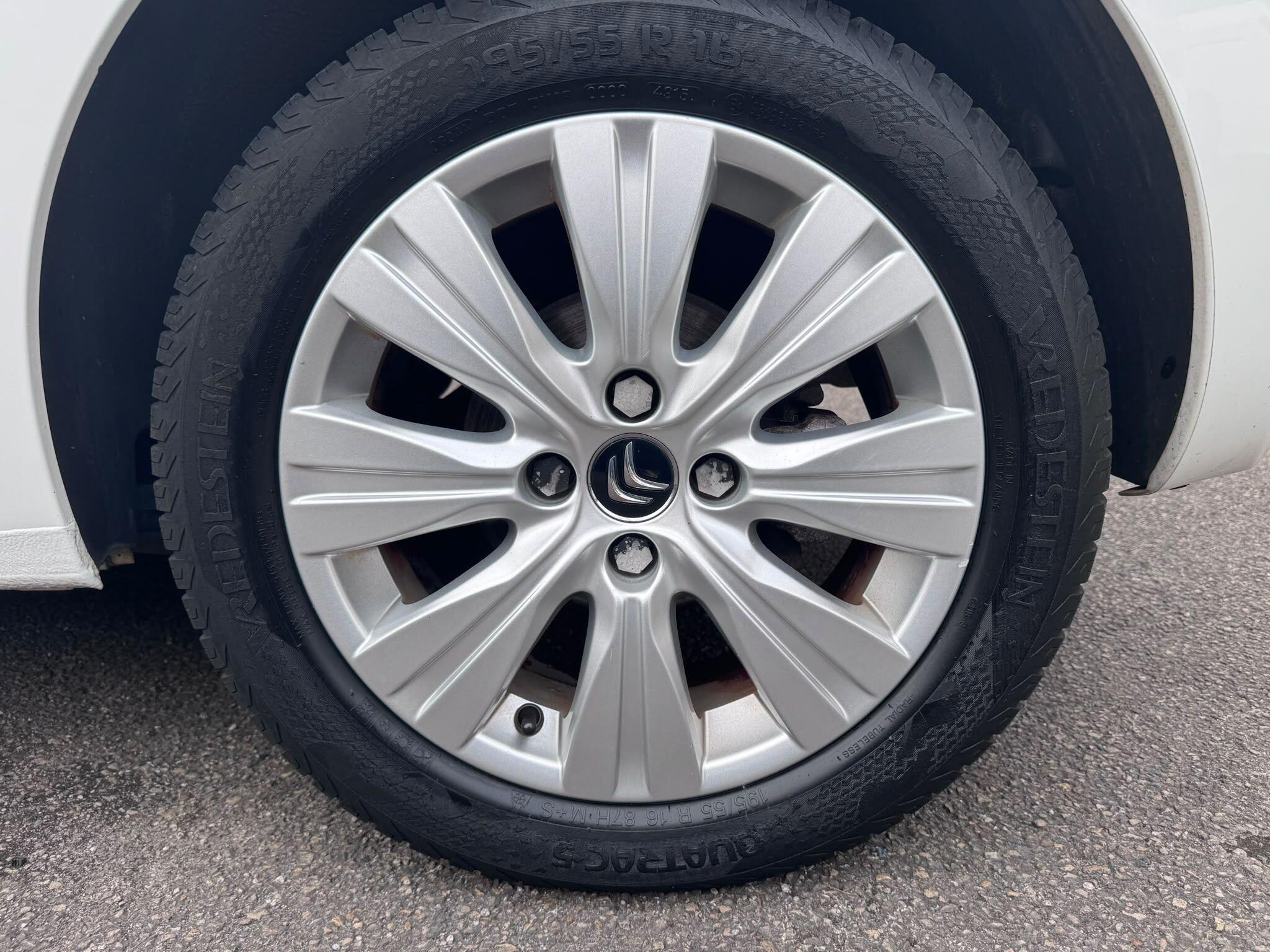 Citroen C3 Picasso view 31