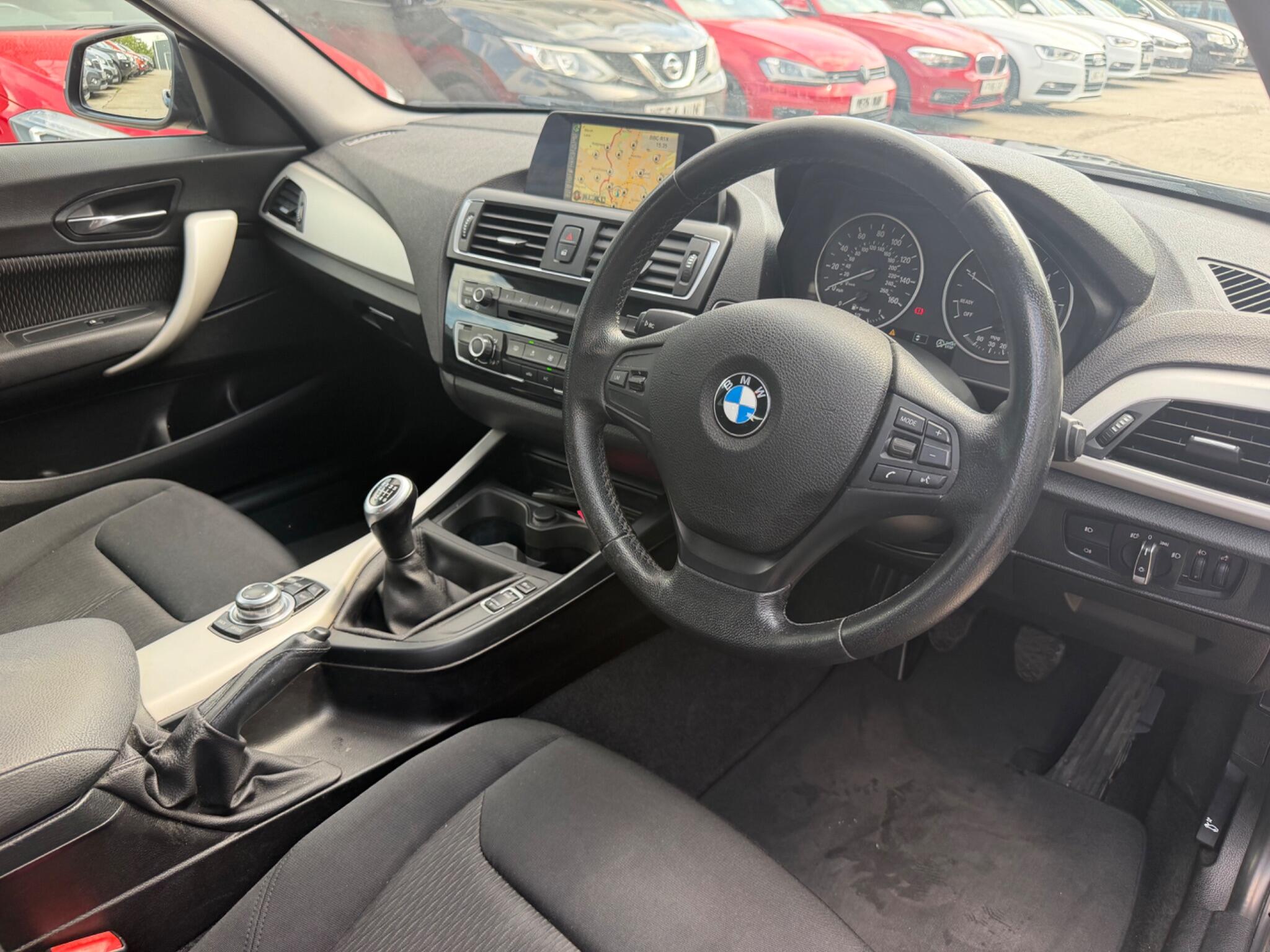 BMW 1 Series view 11