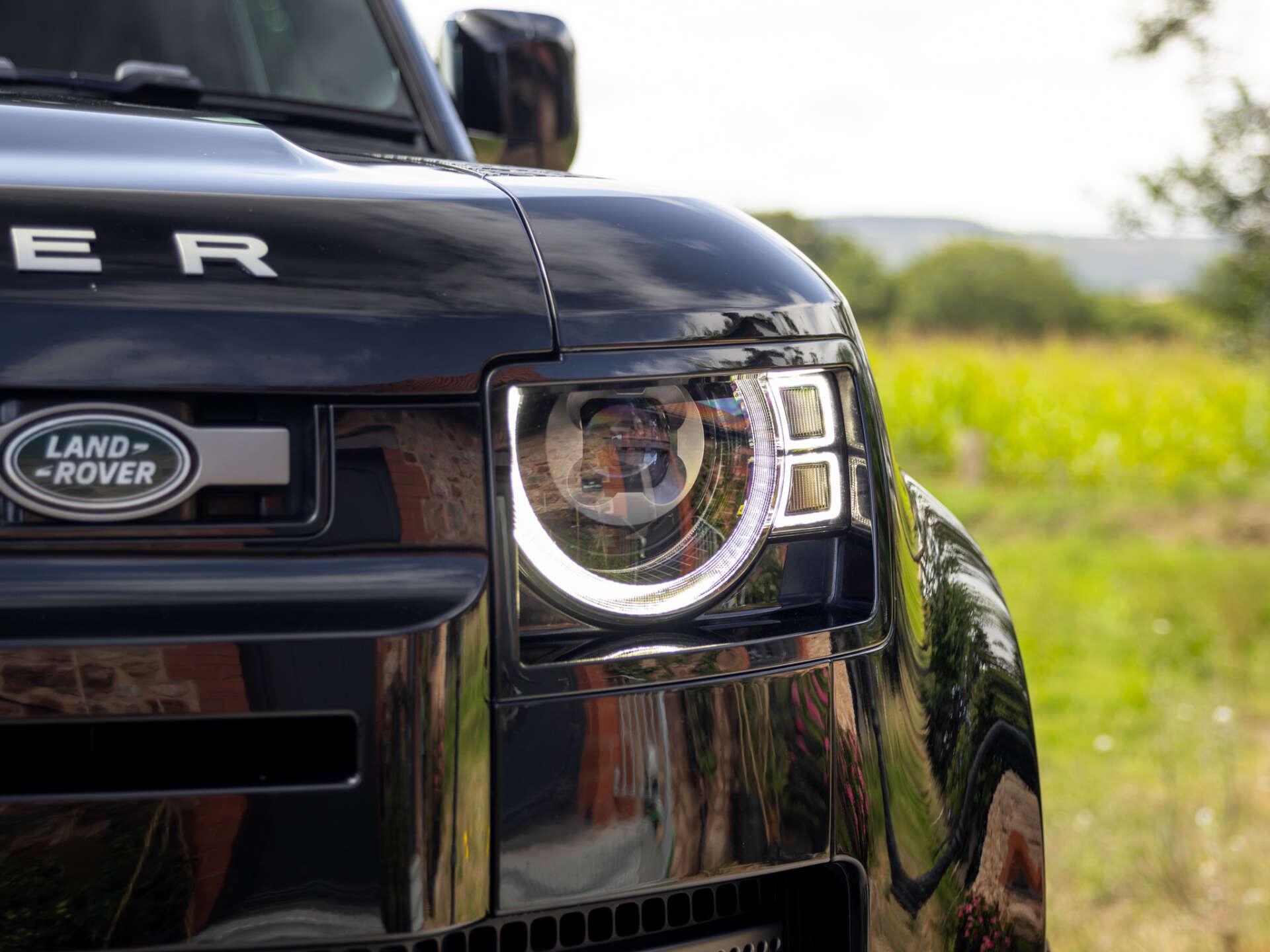 Land Rover Defender view 19