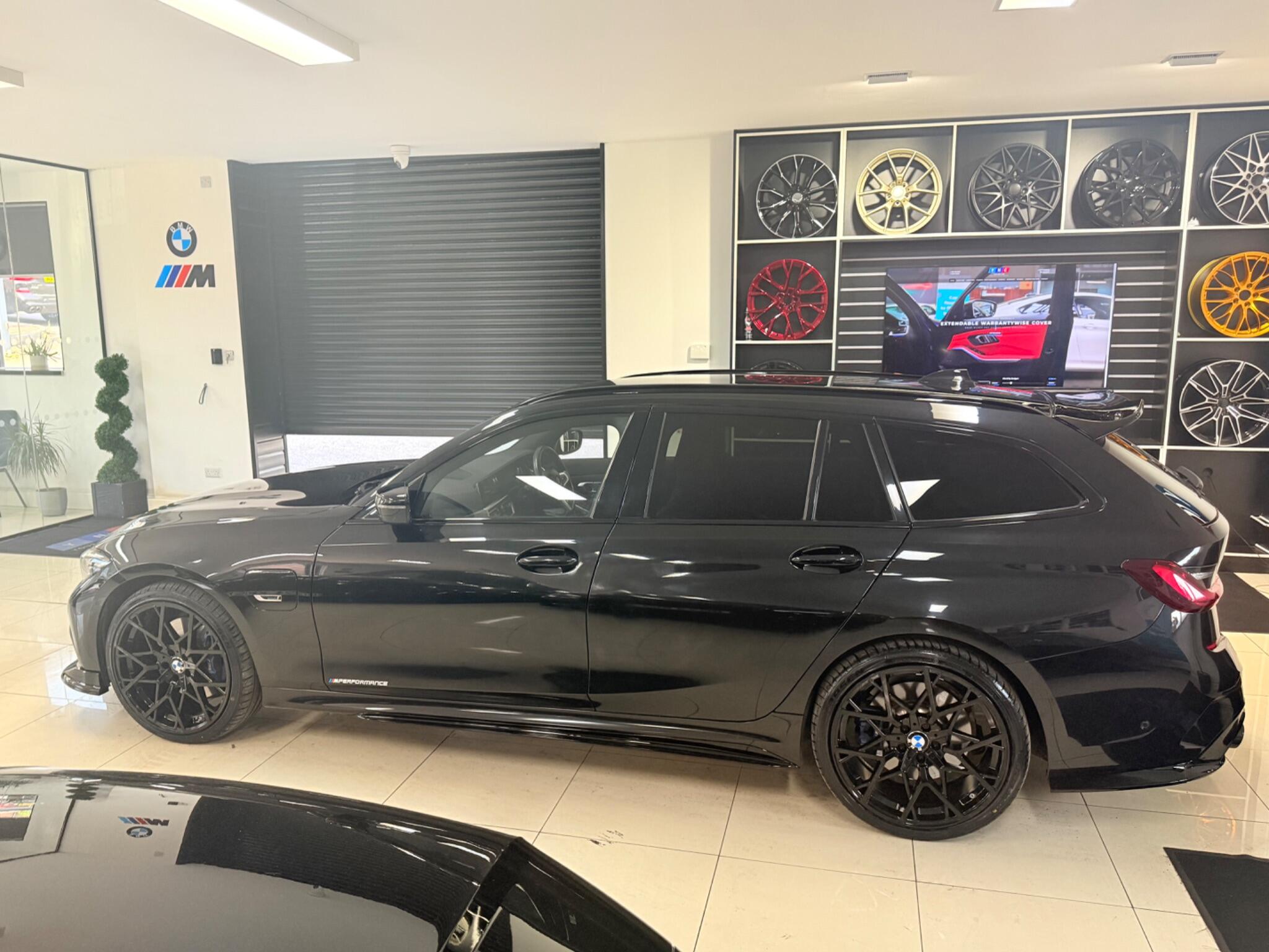 BMW 3 Series view 16