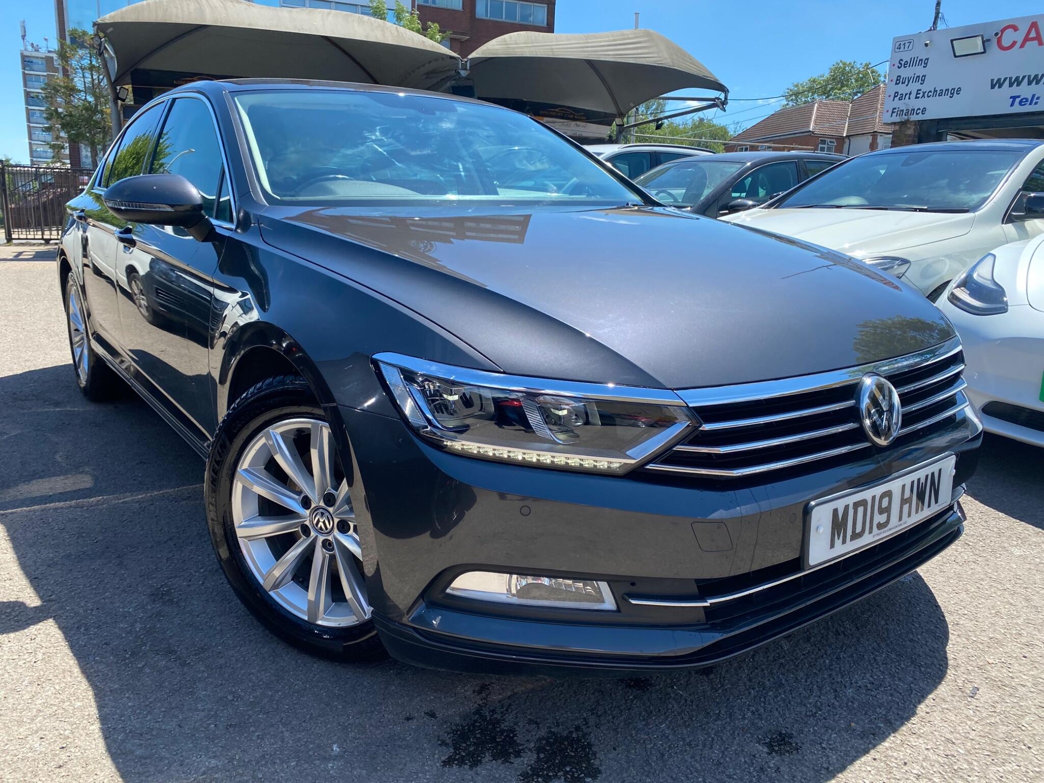 Volkswagen Passat view 5