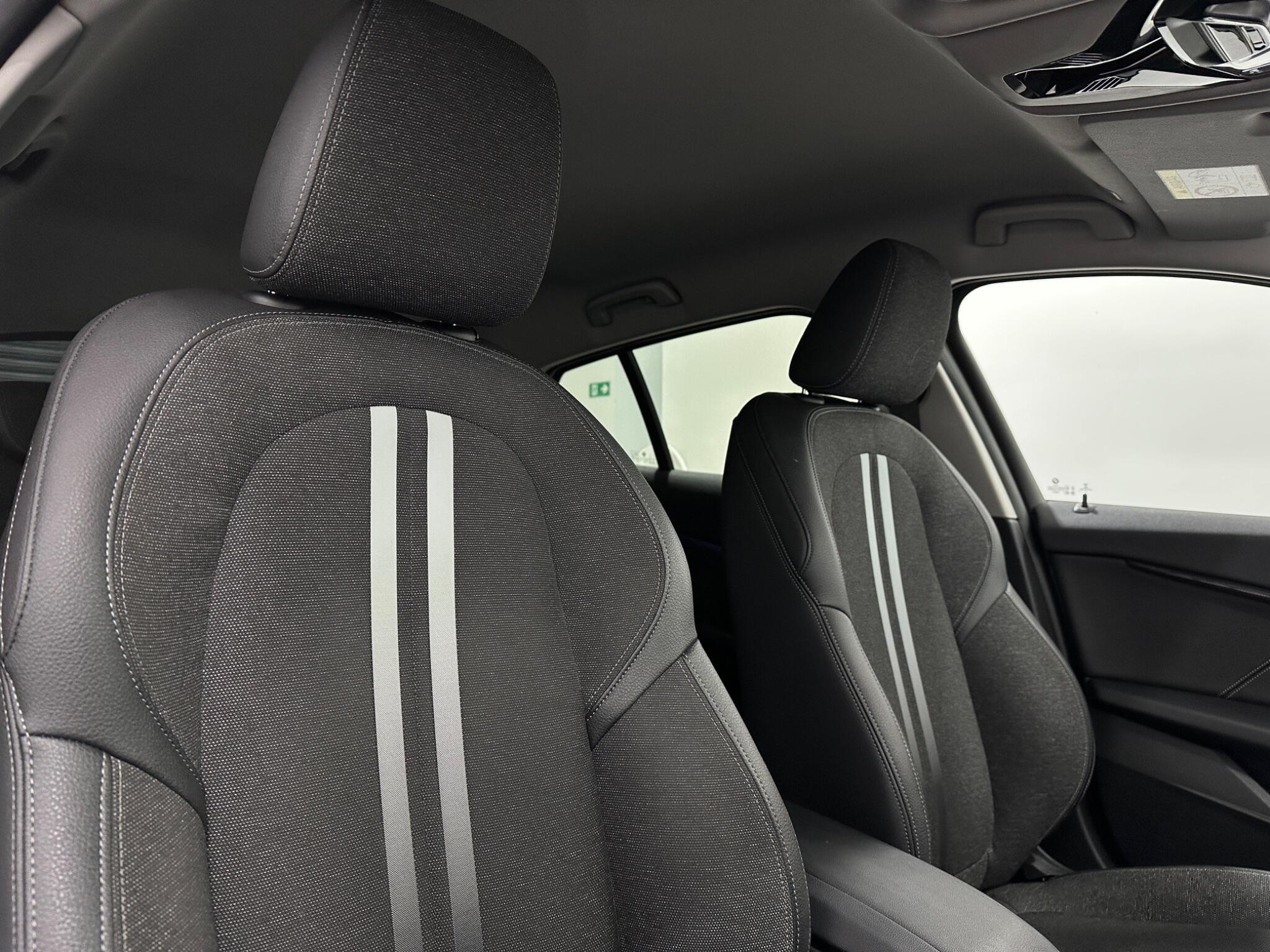 BMW 1 Series view 33