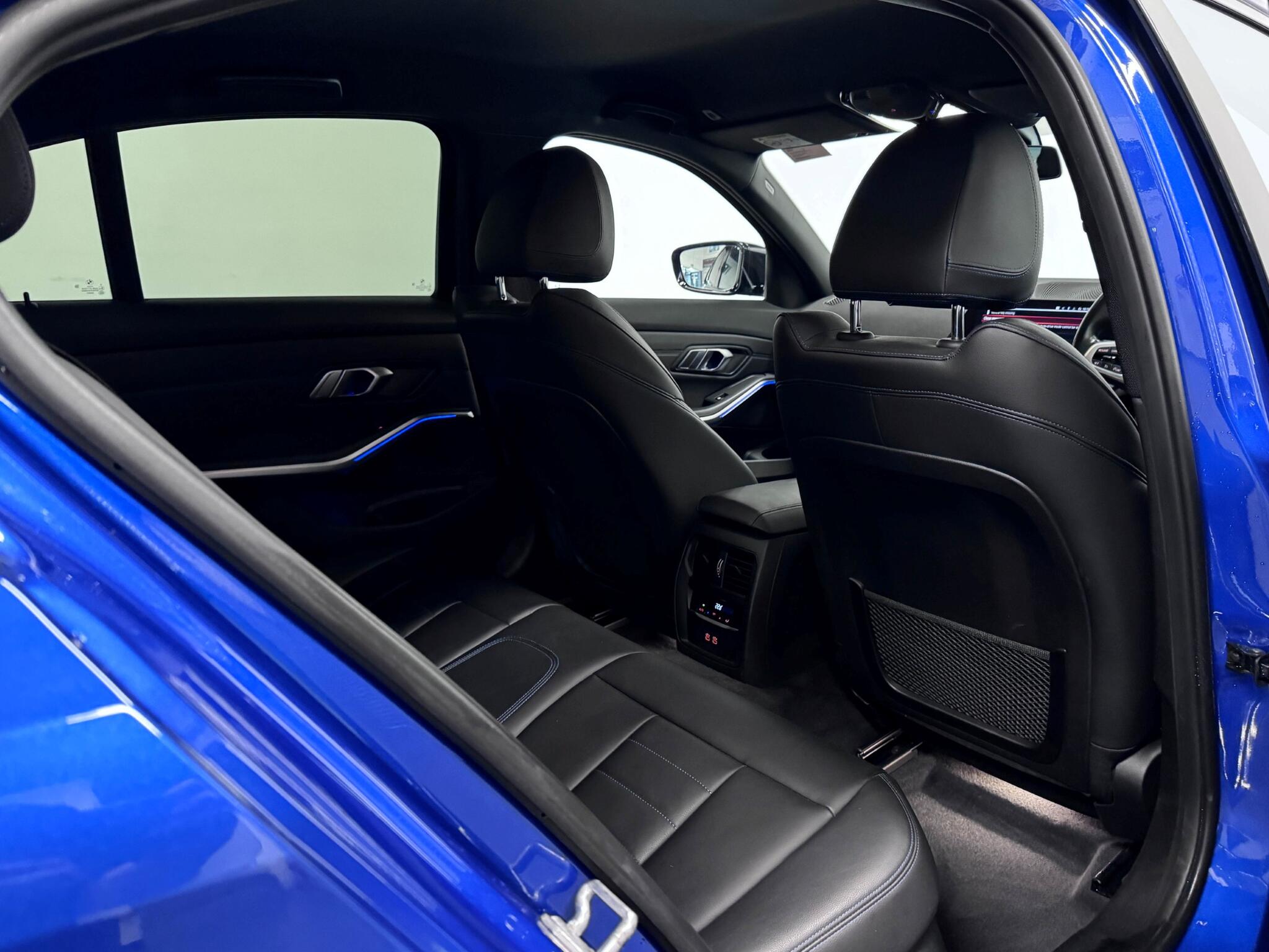 BMW 3 Series view 21