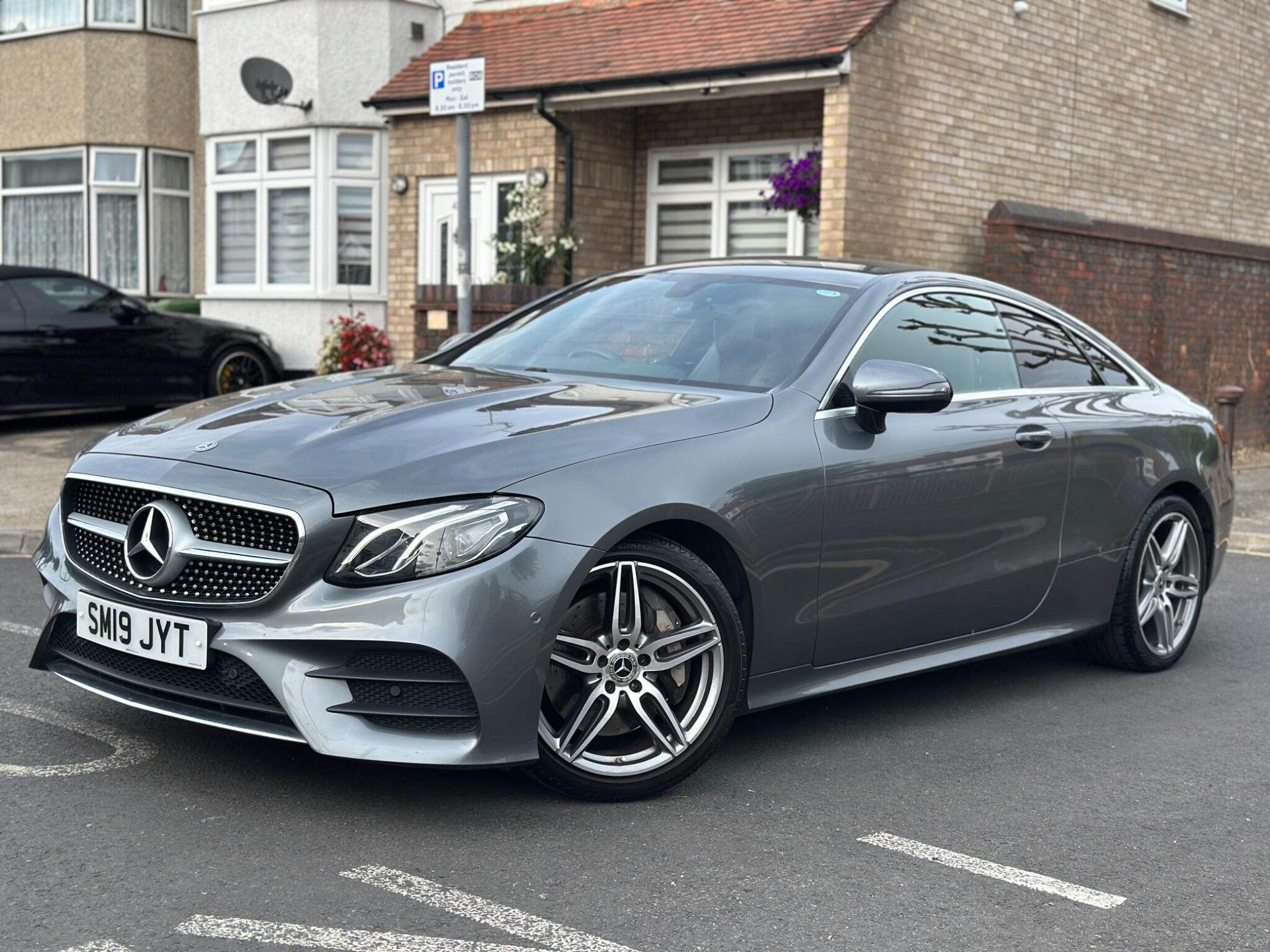 Mercedes-Benz E-Class view 3